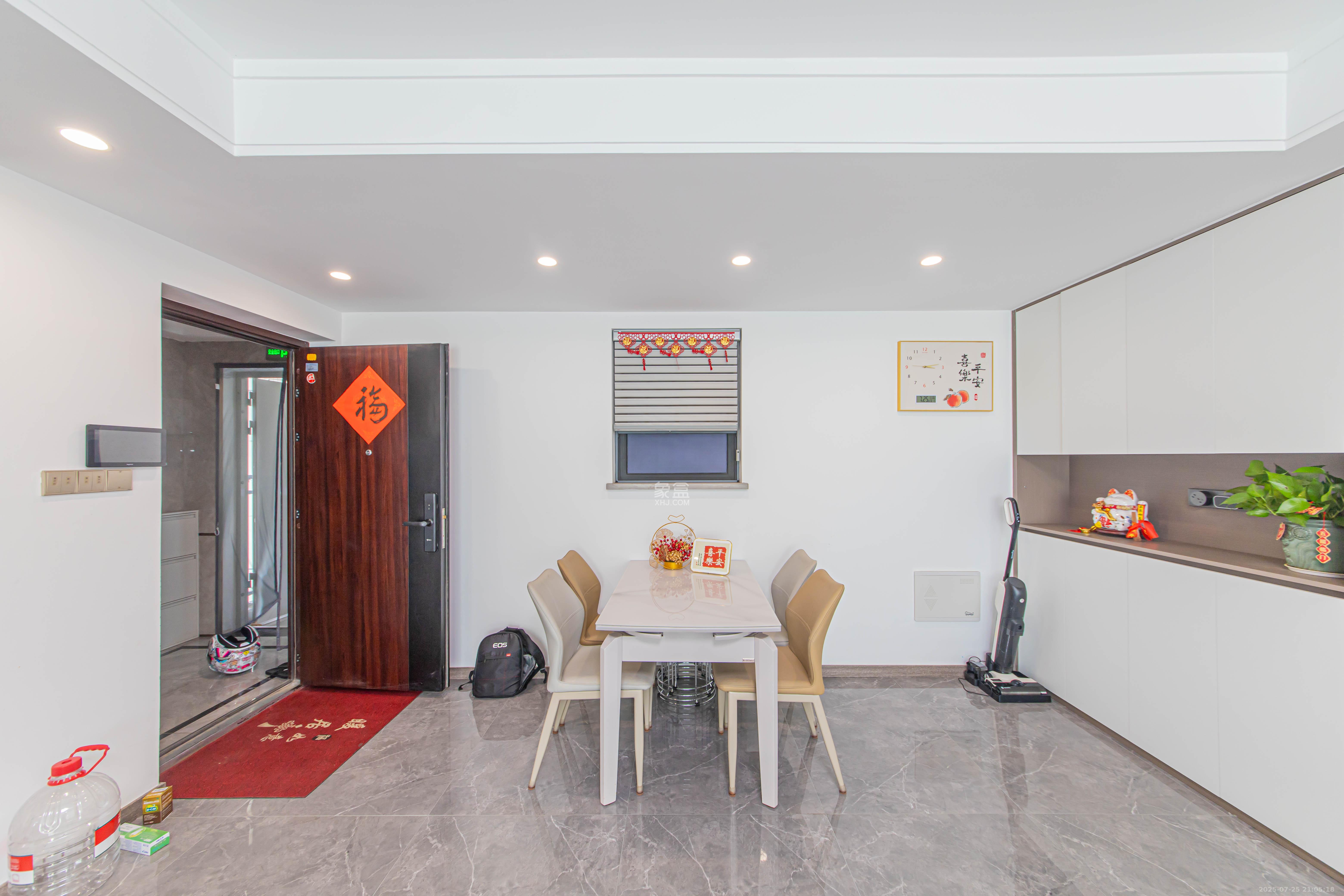 江悦和鸣  3室2厅2卫    195.0万 江悦和鸣  3室2厅2卫    195.0万客厅