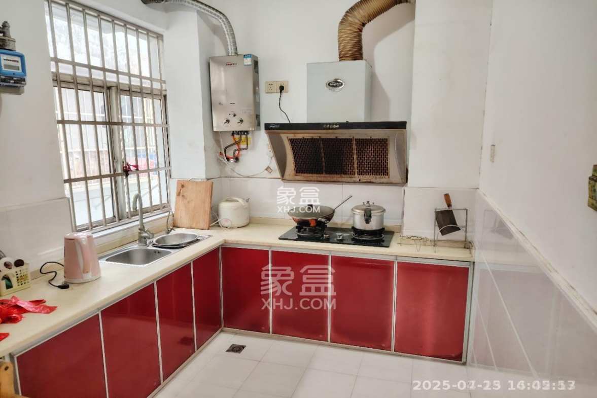 耀华锦园 3室2厅2卫 1500.0元/月 耀华锦园 3室2厅2卫 1500.0元/月室内图