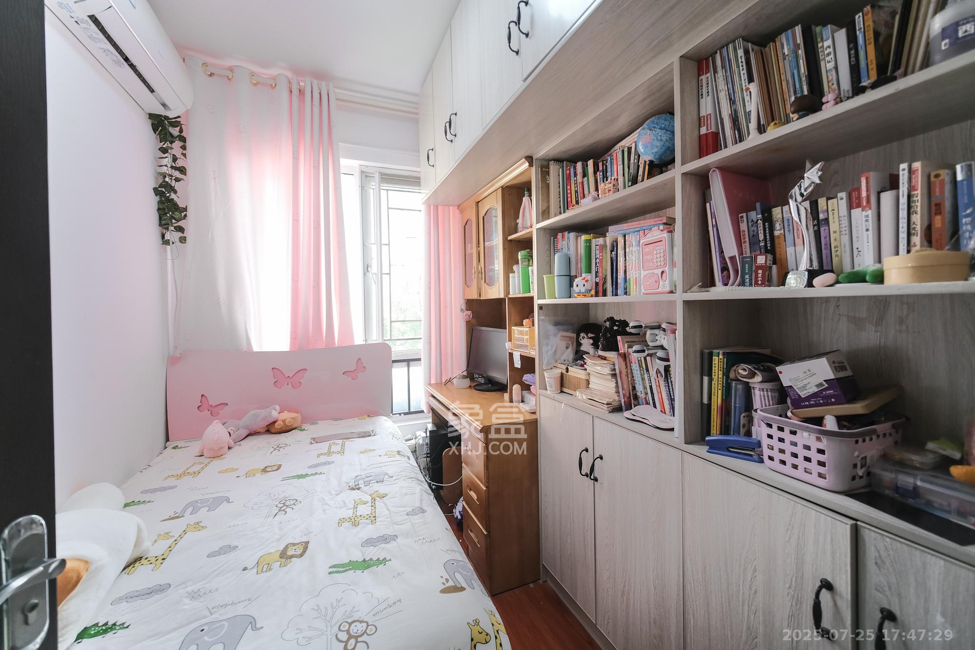 郡原居里 3室2厅1卫 56.8万 郡原居里 3室2厅1卫 56.8万卧室