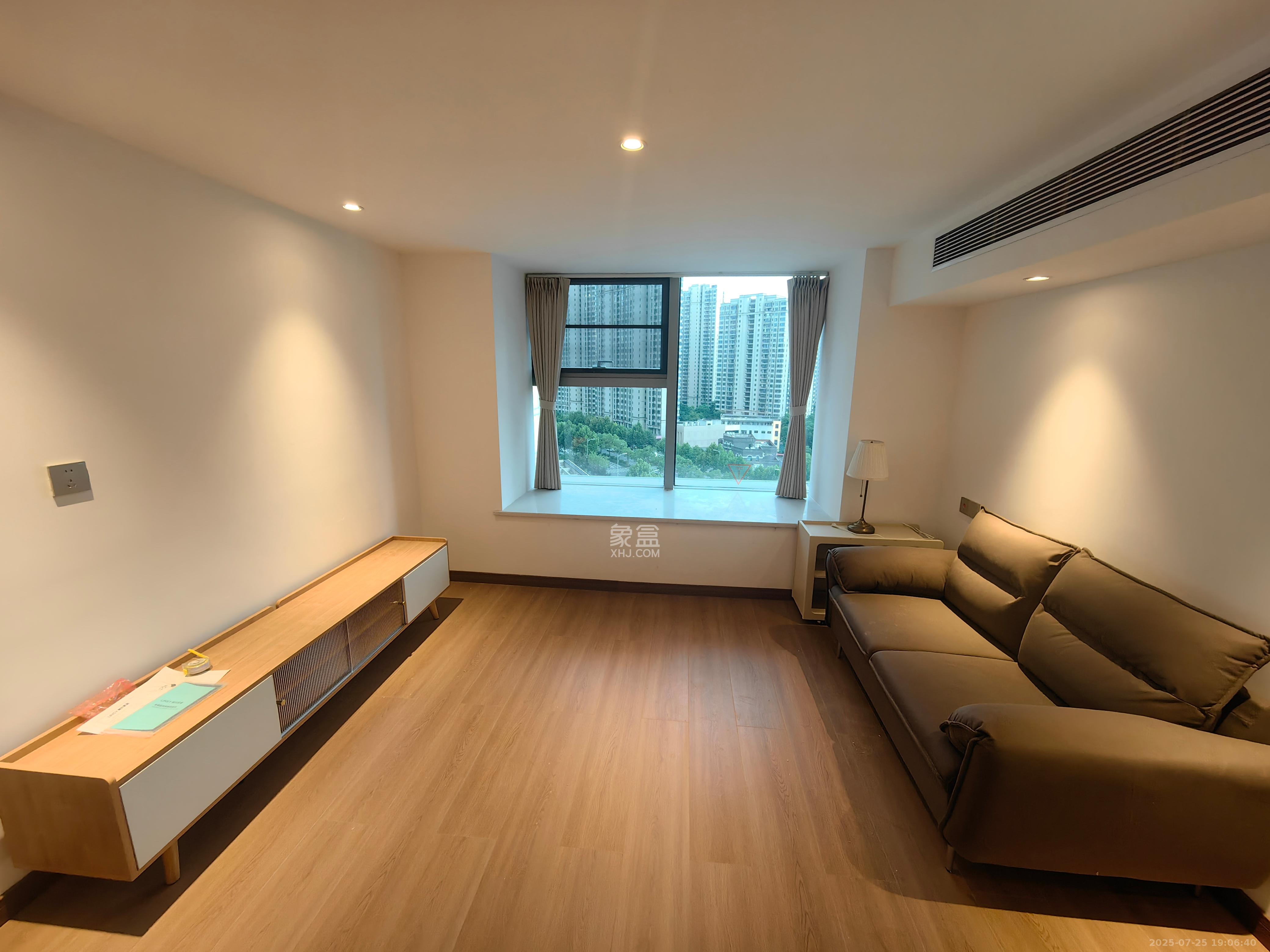 正荣梅溪紫阙台  2室1厅1卫    2200.0元/月 正荣梅溪紫阙台  2室1厅1卫    2200.0元/月室内图