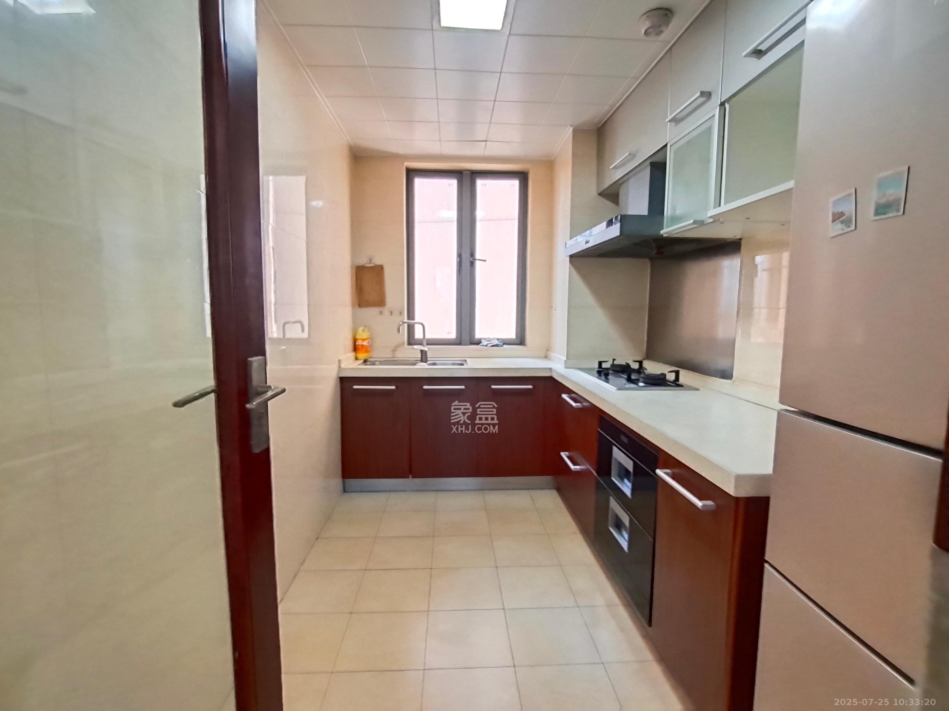 珠江花城三期锦鲤 1室2厅1卫 2800.0元/月 珠江花城三期锦鲤 1室2厅1卫 2800.0元/月室内图