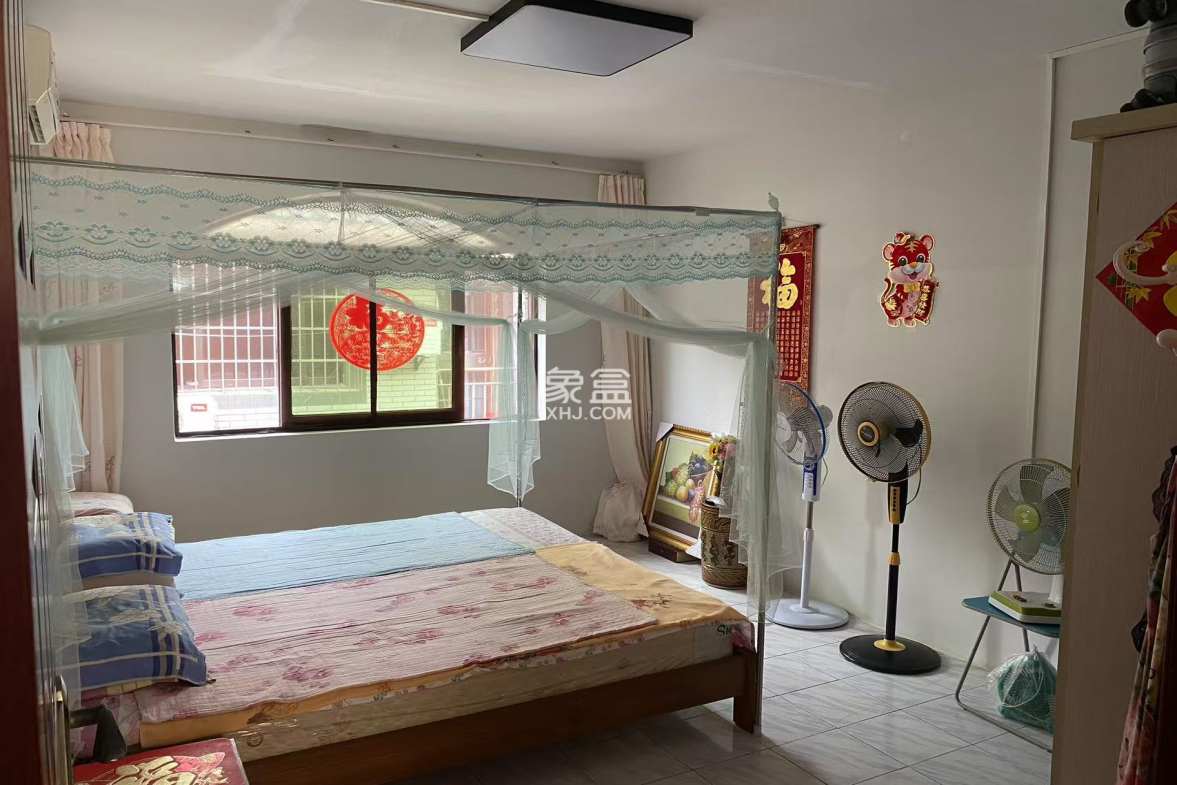 怡昌花园 3室2厅1卫 126.0万 怡昌花园 3室2厅1卫 126.0万客厅