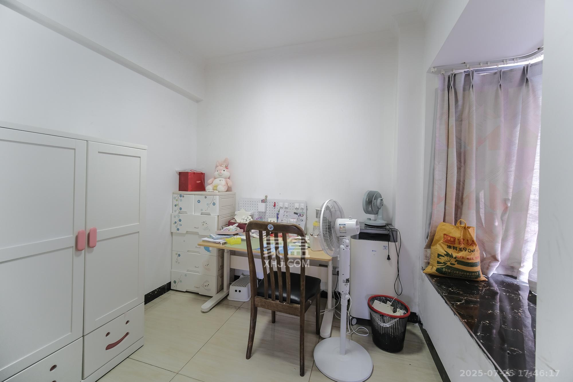 山水湾 1室2厅1卫 67.8万 山水湾 1室2厅1卫 67.8万卧室