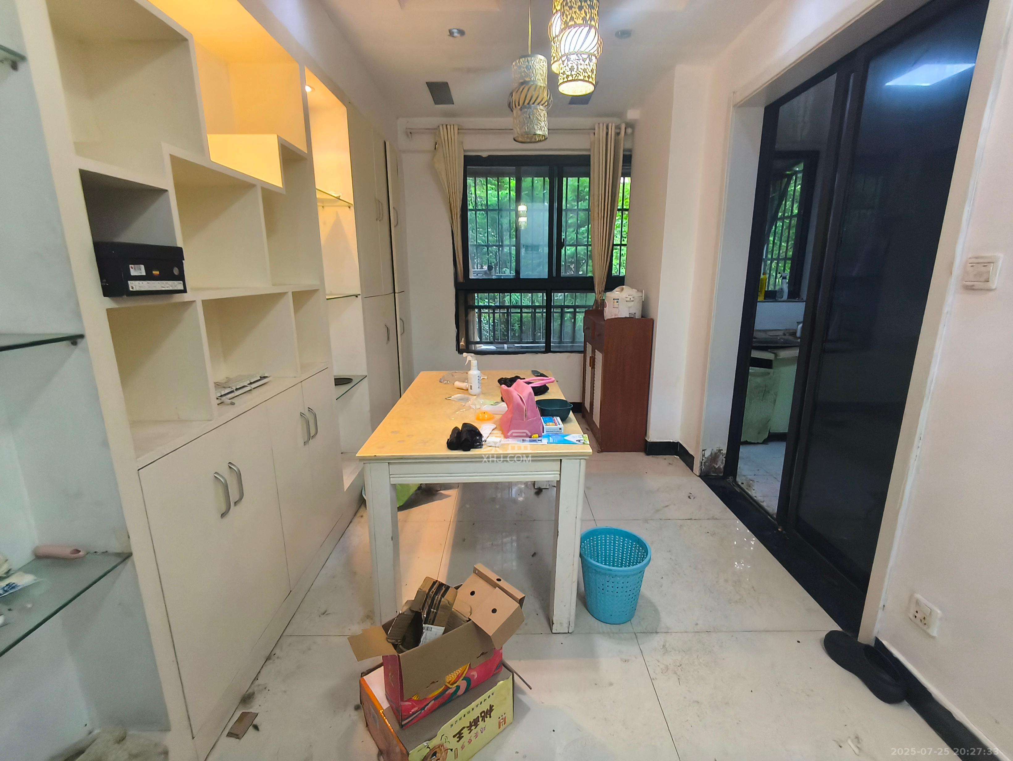 保利麓谷林语A区  3室2厅1卫    2000.0元/月室内图