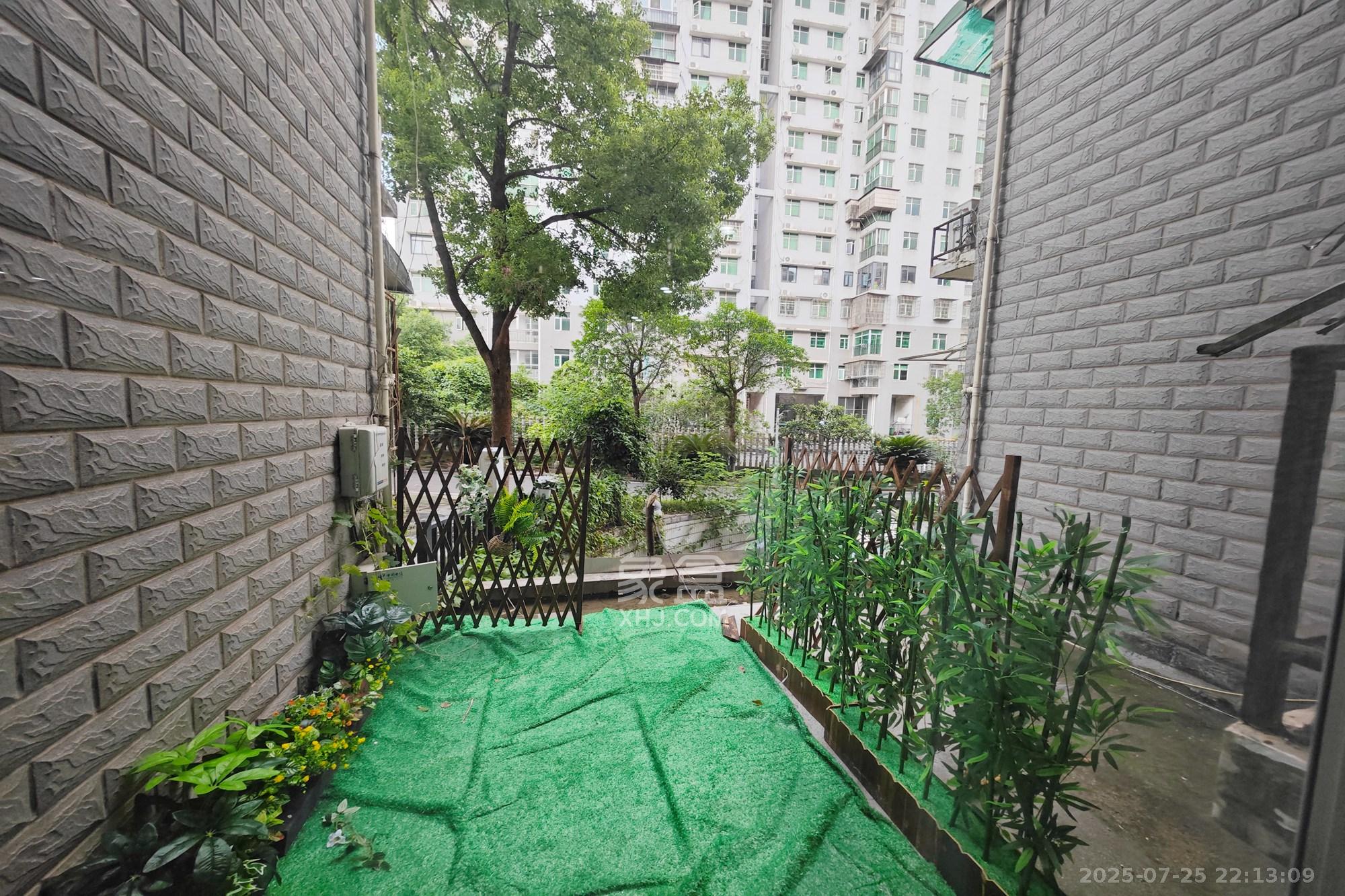 官塘公寓  3室2厅2卫   90.00万阳台