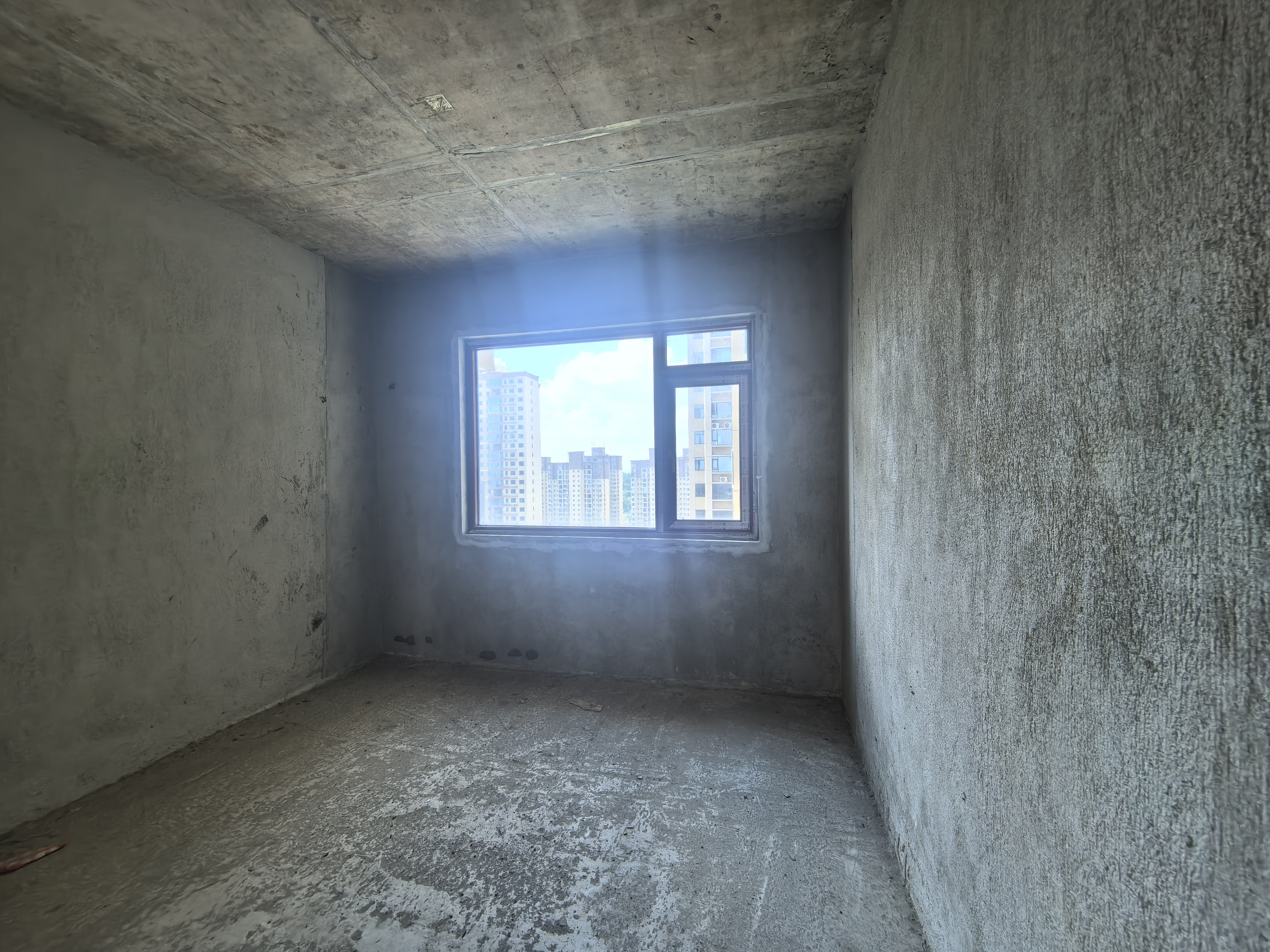 石化大院  4室2厅2卫    88.0万客厅