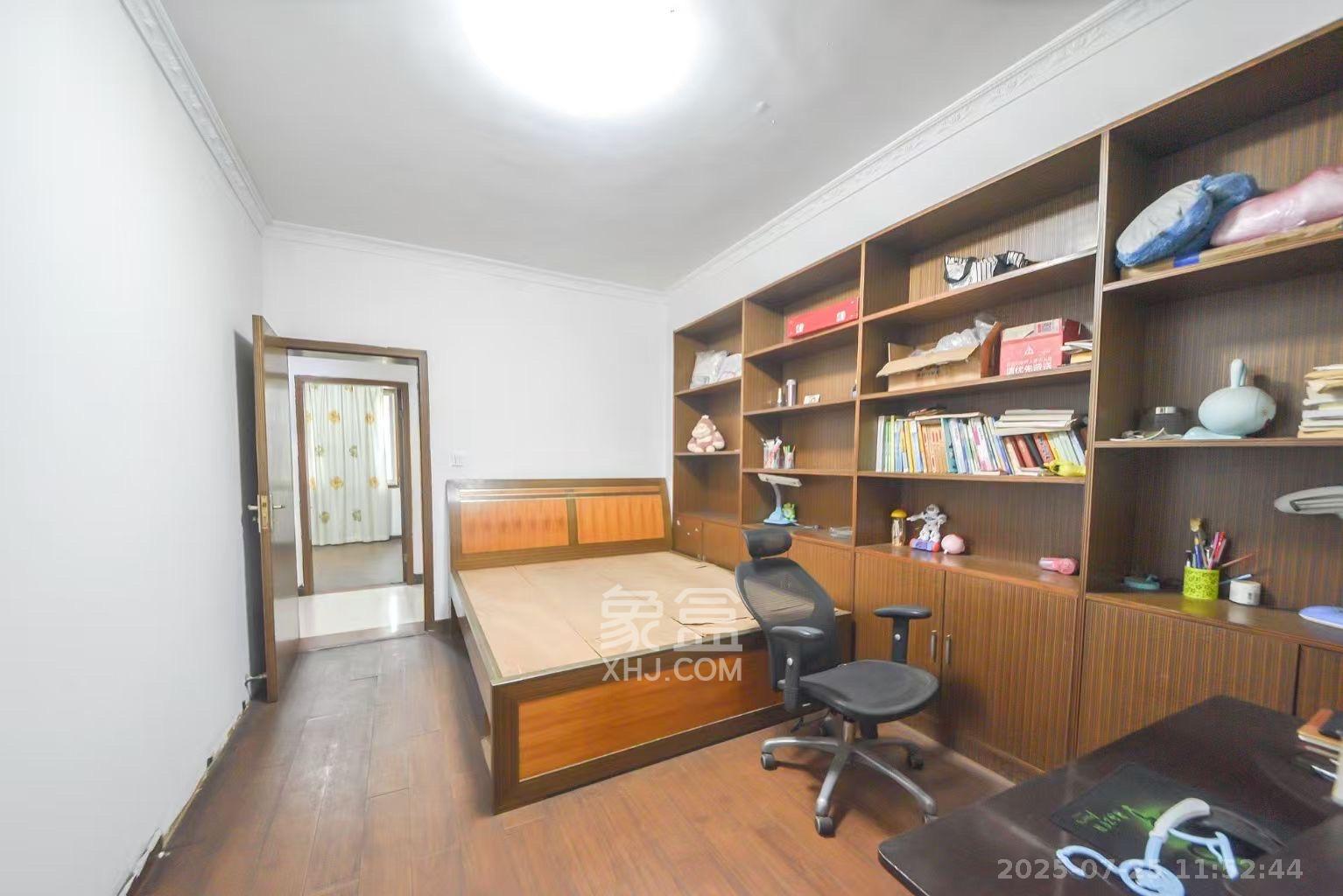 化油器厂宿舍 3室2厅1卫 2500.0元/月 化油器厂宿舍 3室2厅1卫 2500.0元/月室内图