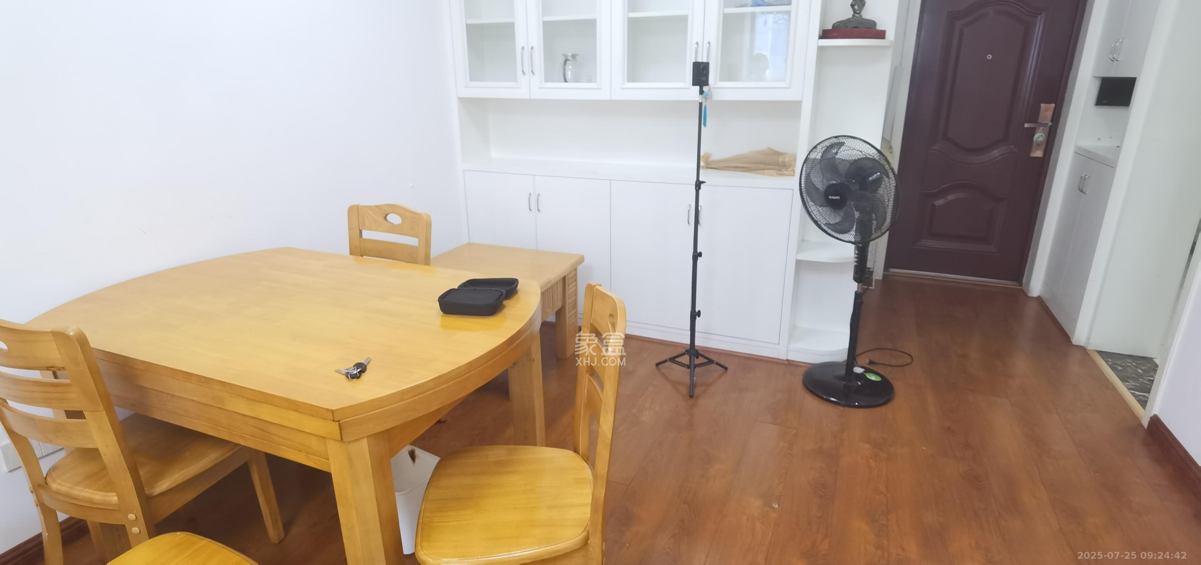 中国铁建梅溪青秀一期 3室2厅1卫 2500.0元/月 中国铁建梅溪青秀一期 3室2厅1卫 2500.0元/月室内图