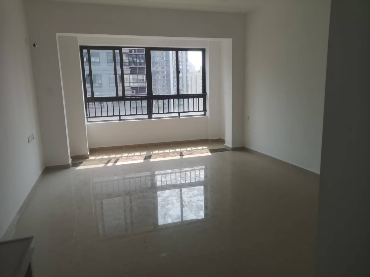 坡巷雅苑 1室1厅1卫 1700.0元/月 坡巷雅苑 1室1厅1卫 1700.0元/月室内图