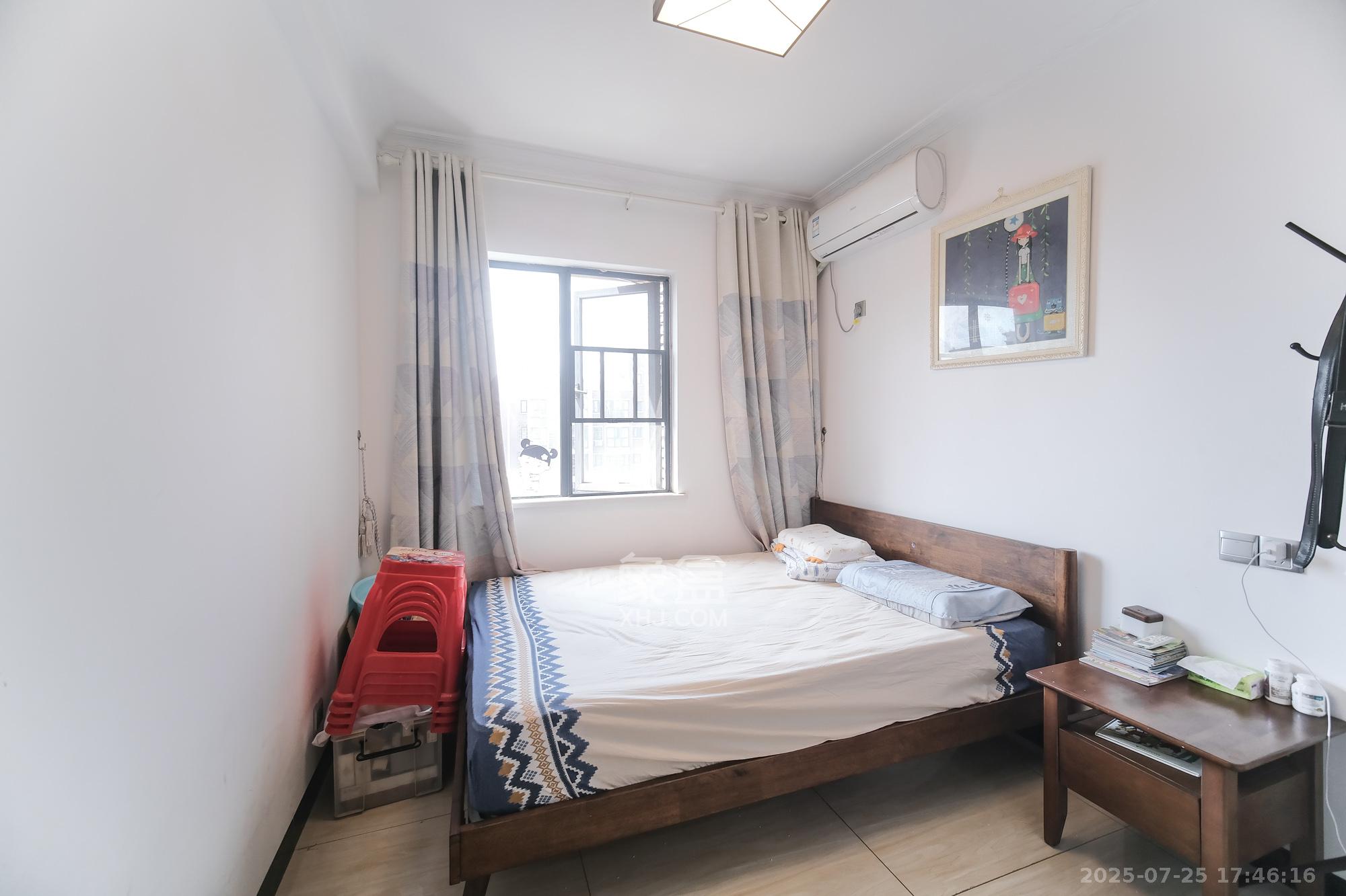 山水湾 1室2厅1卫 67.8万 山水湾 1室2厅1卫 67.8万卧室