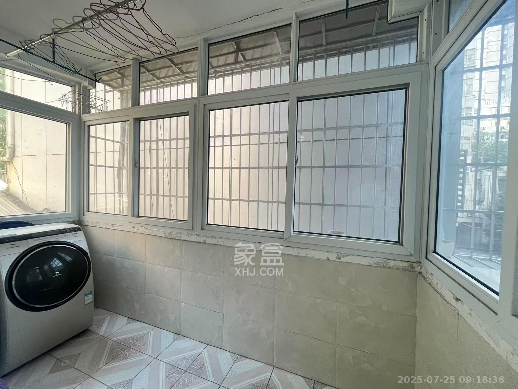 中南石油局宿舍 2室1厅1卫 2300.0元/月 中南石油局宿舍 2室1厅1卫 2300.0元/月室内图