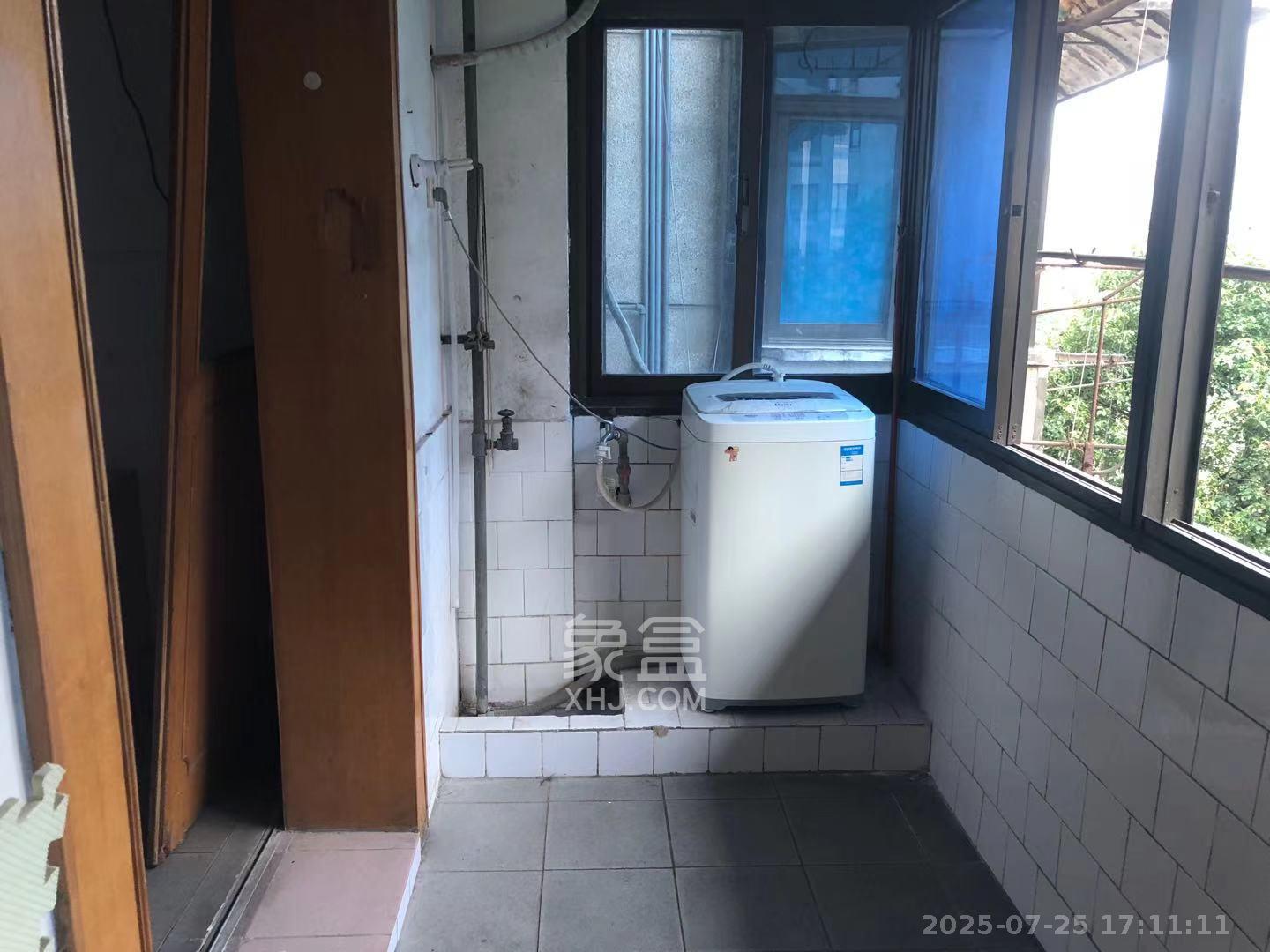 化油器厂宿舍  2室1厅1卫    1800.0元/月室内图