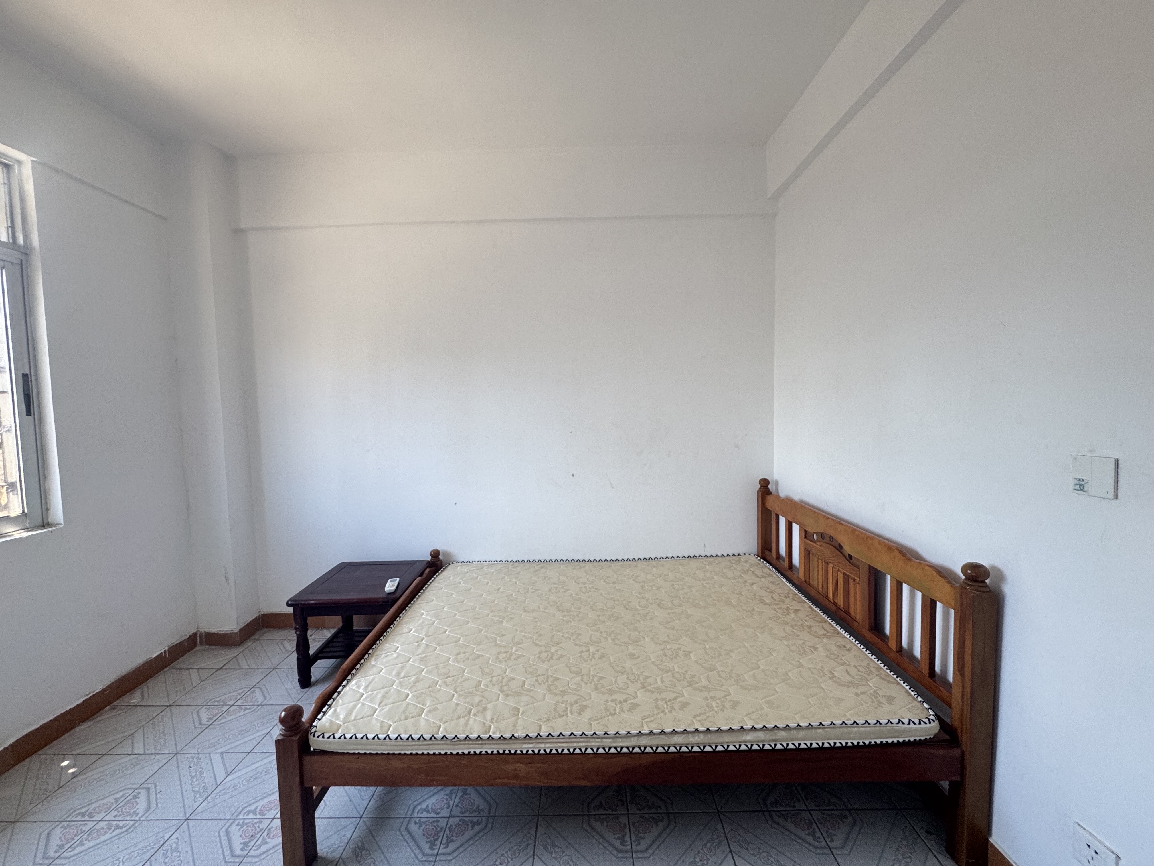 鹏达公寓 3室2厅2卫 1800.0元/月 鹏达公寓 3室2厅2卫 1800.0元/月室内图