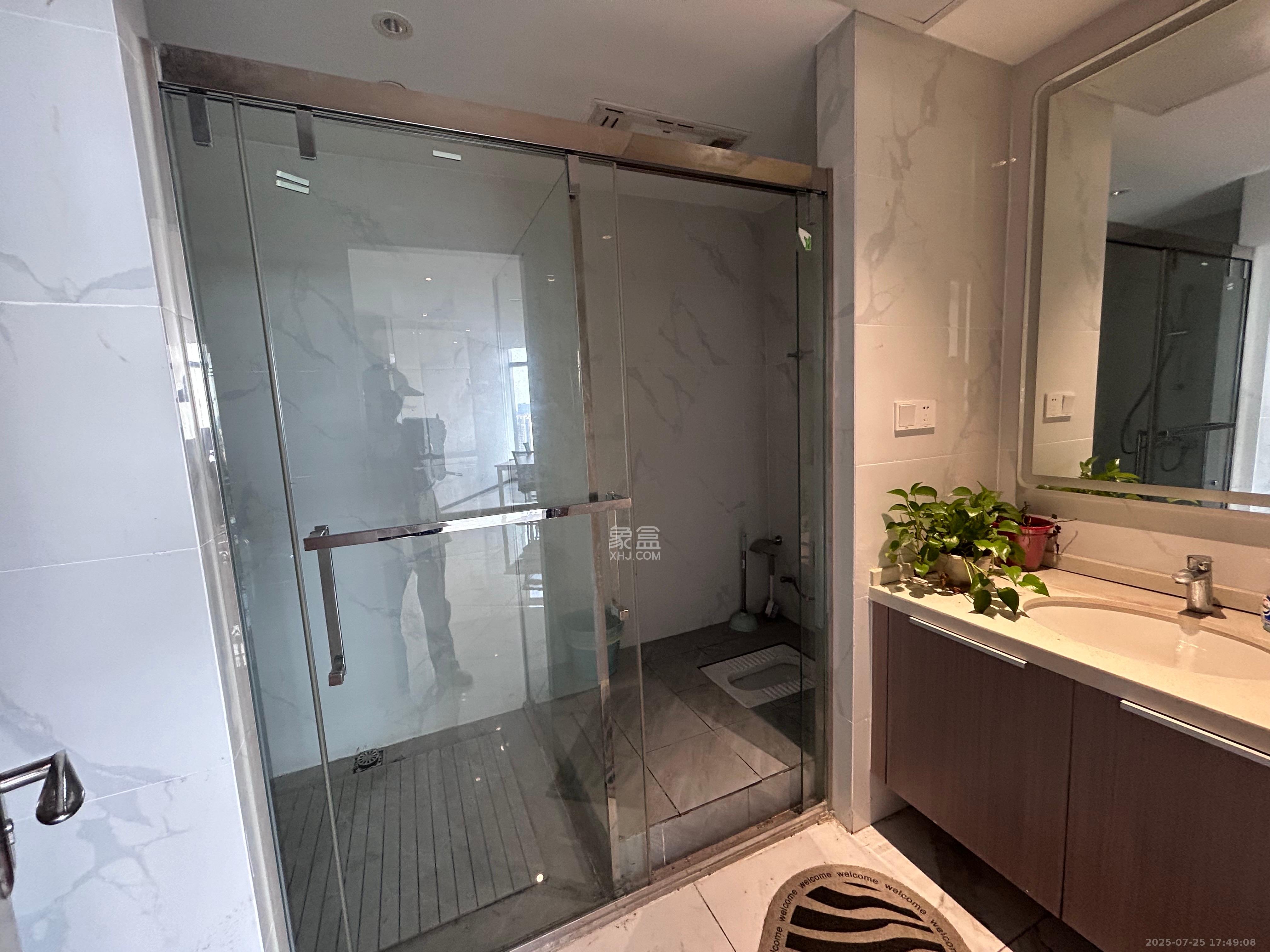 世茂铂曼 1室1厅1卫 4700.0元/月 世茂铂曼 1室1厅1卫 4700.0元/月室内图