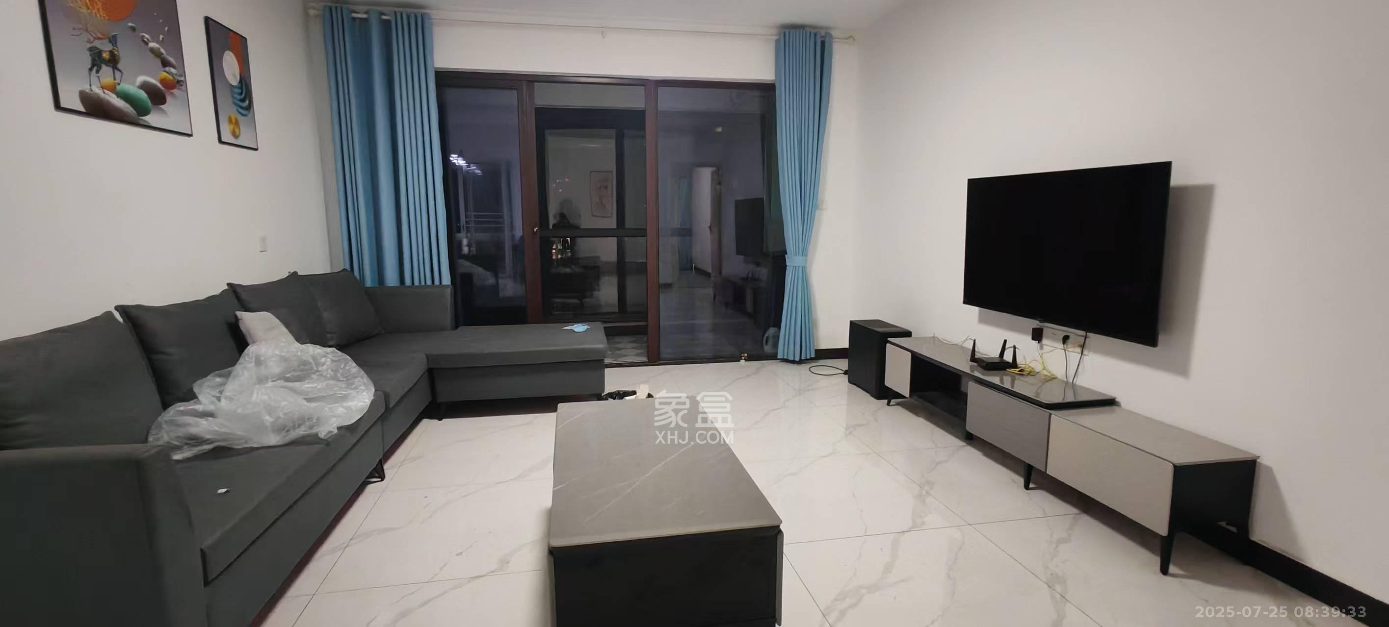 东方美地 4室2厅2卫 3600.0元/月 东方美地 4室2厅2卫 3600.0元/月室内图