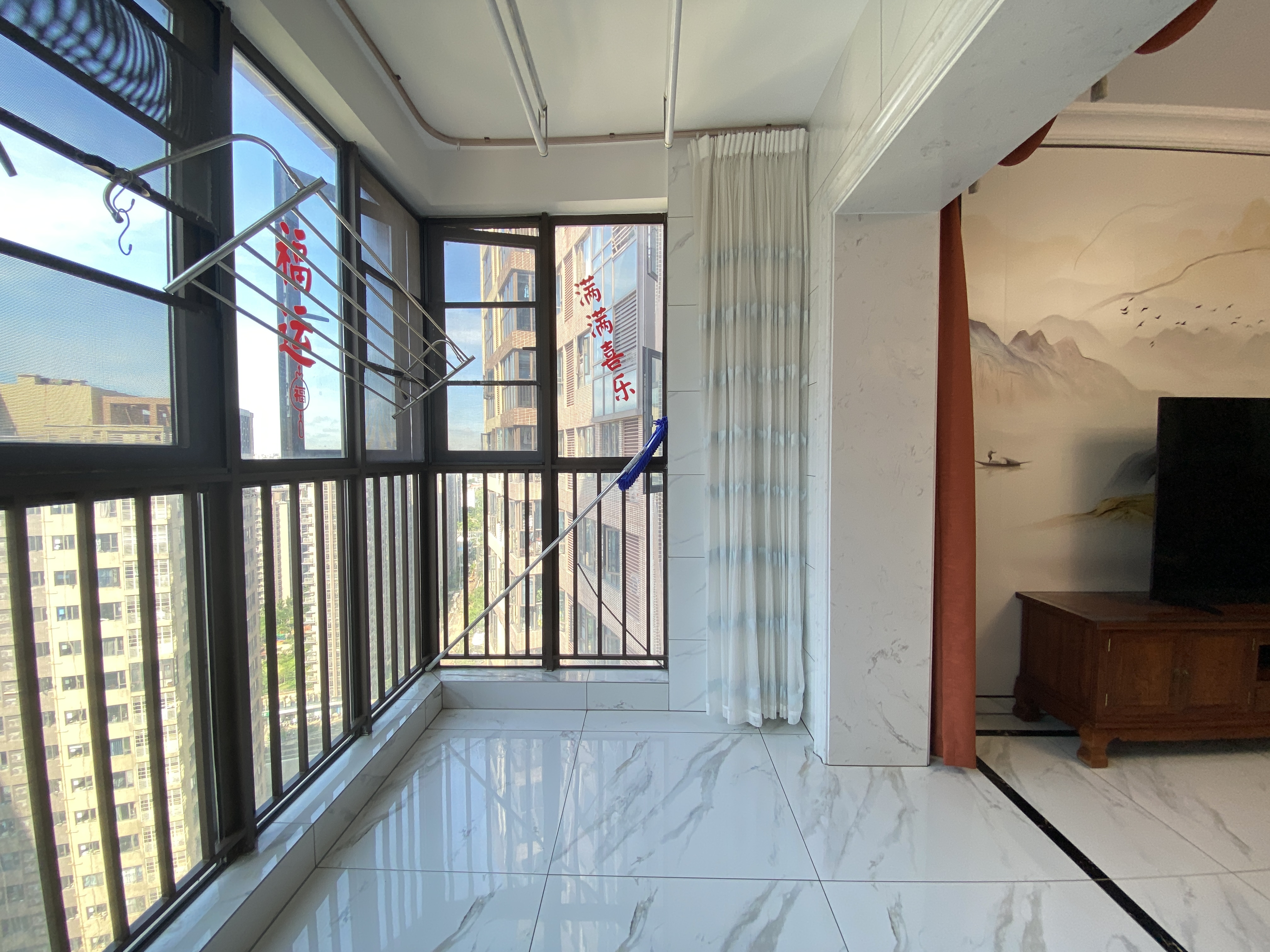 滨江海岸三期 3室2厅2卫 4200.0元/月 滨江海岸三期 3室2厅2卫 4200.0元/月室内图