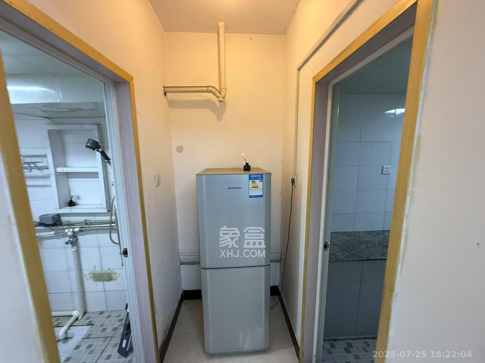 长房凤凰佳园  1室1厅1卫   1500.00元/月室内图