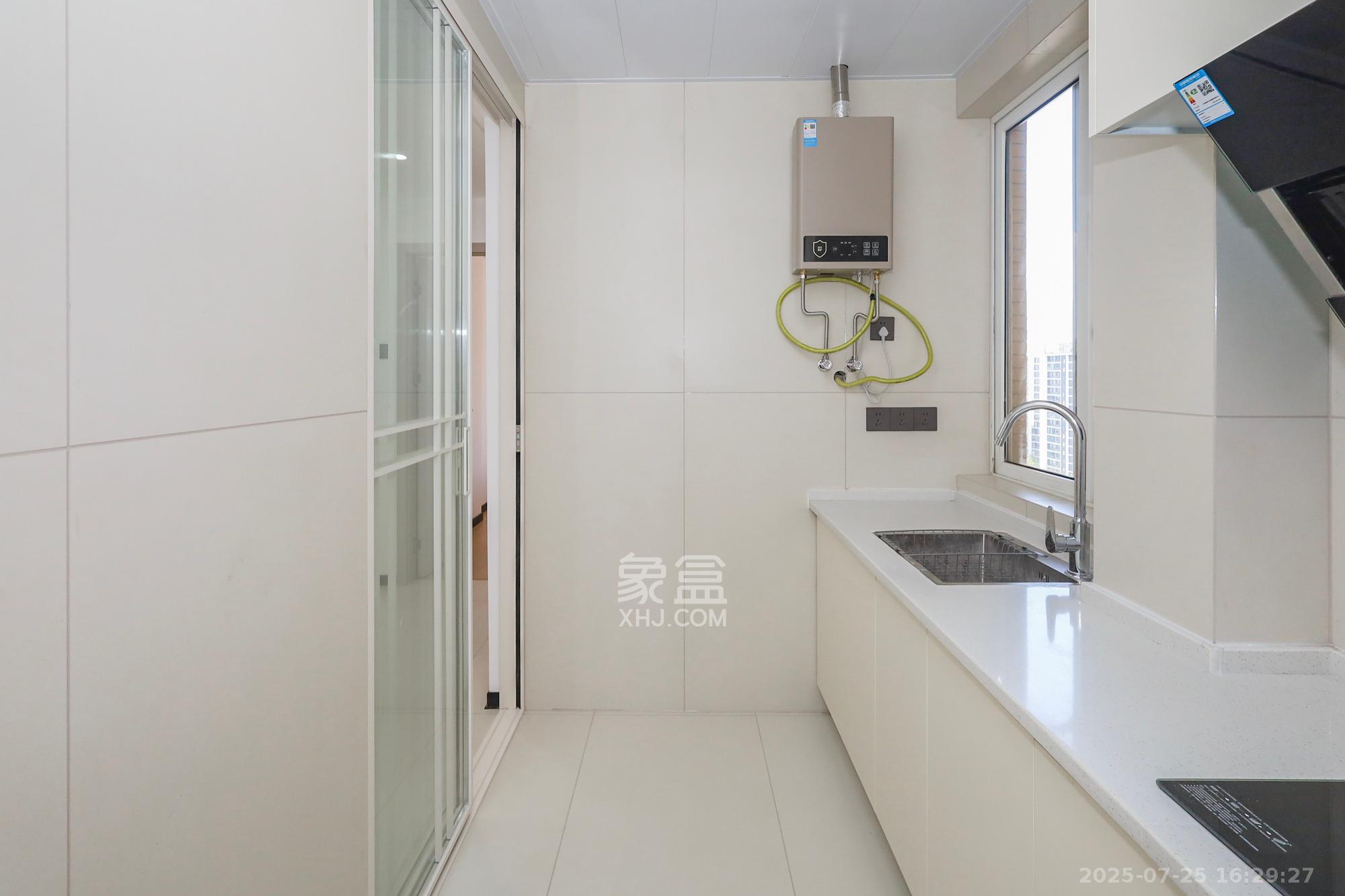 谷山乐园三期  3室2厅1卫    59.8万 谷山乐园三期  3室2厅1卫    59.8万厨房