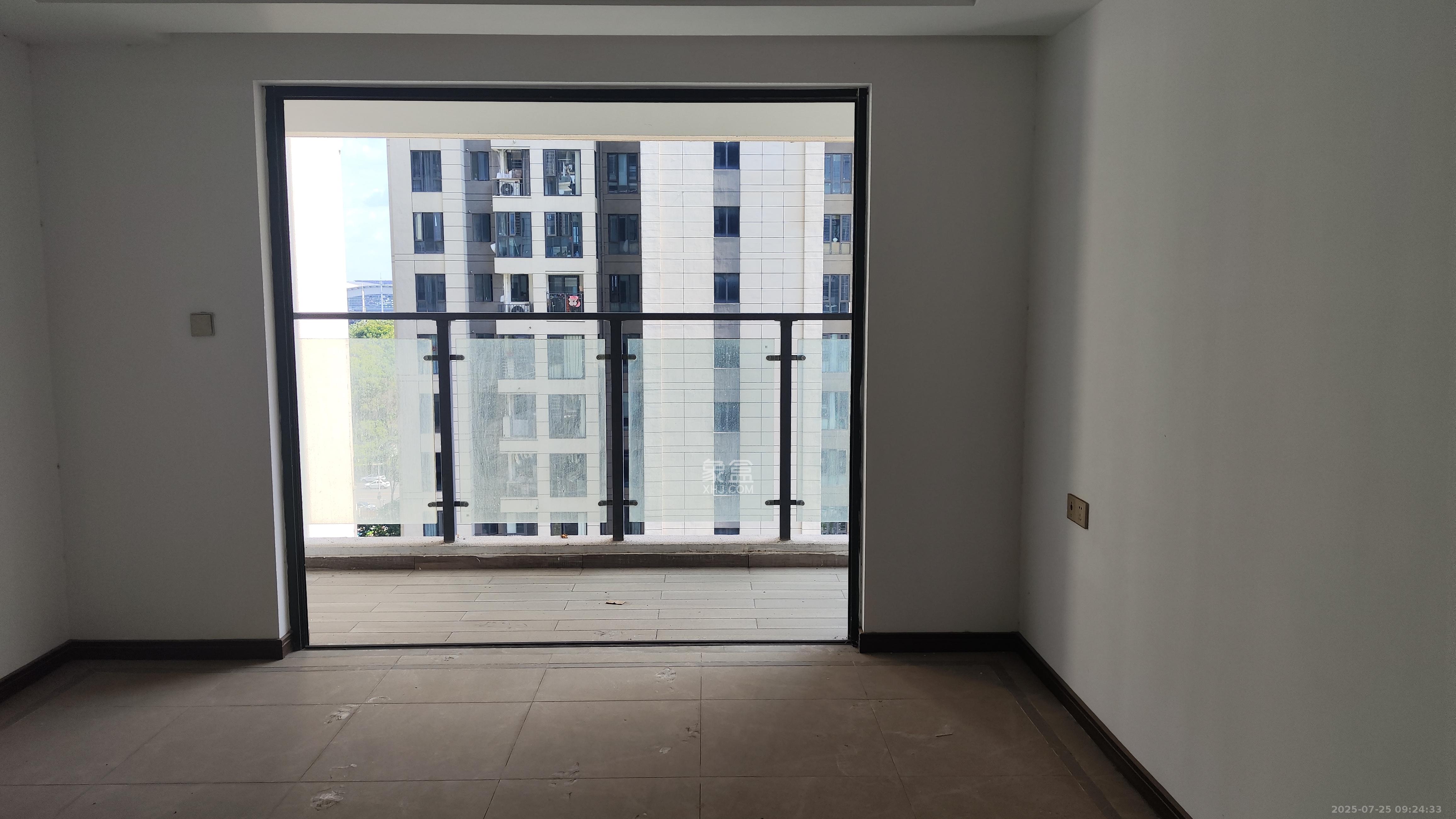 绿地长沙城际空间站(柏仕佳苑)  4室1厅2卫    3400.0元/月 绿地长沙城际空间站(柏仕佳苑)  4室1厅2卫    3400.0元/月室内图