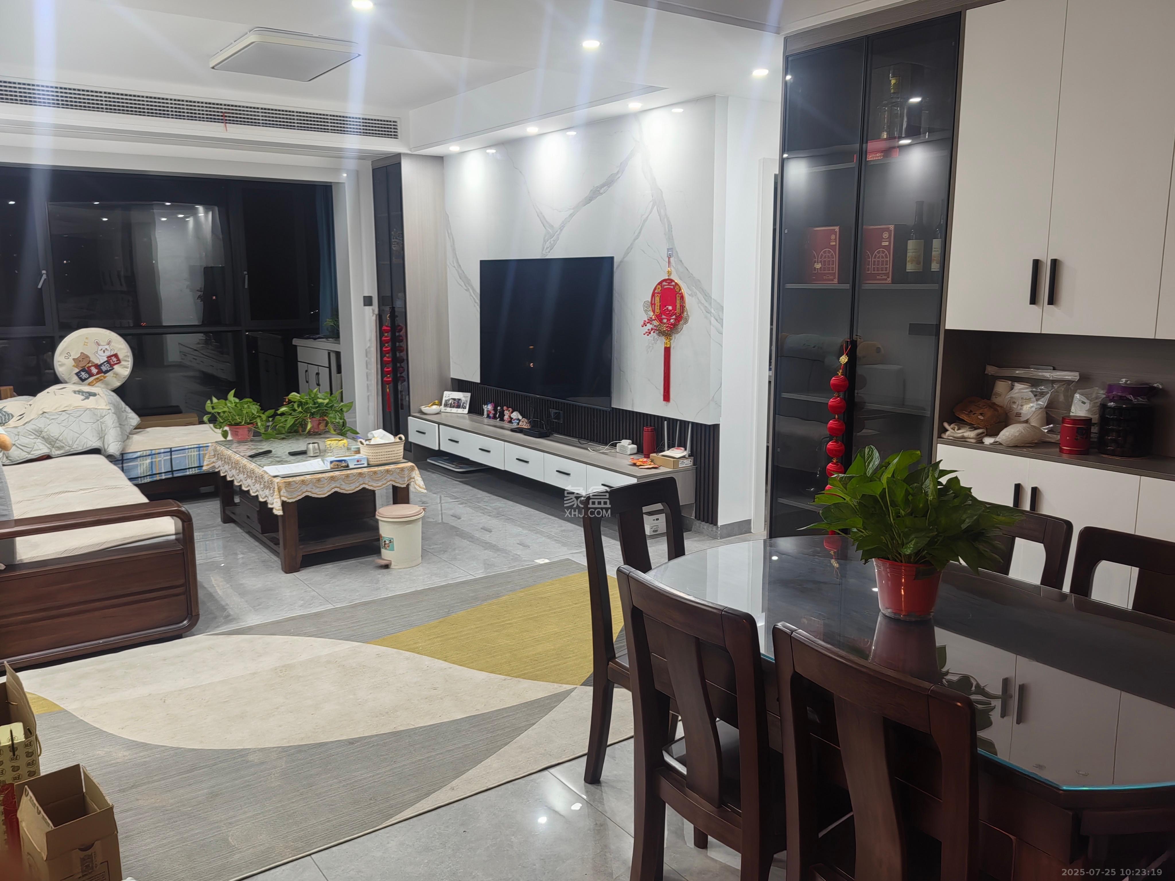 江山帝景雅典  3室2厅2卫    3200.0元/月 江山帝景雅典  3室2厅2卫    3200.0元/月