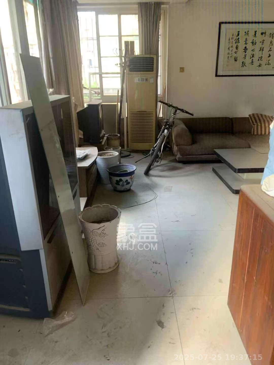 鑫天佳园 3室1厅2卫 1800.0元/月 鑫天佳园 3室1厅2卫 1800.0元/月室内图