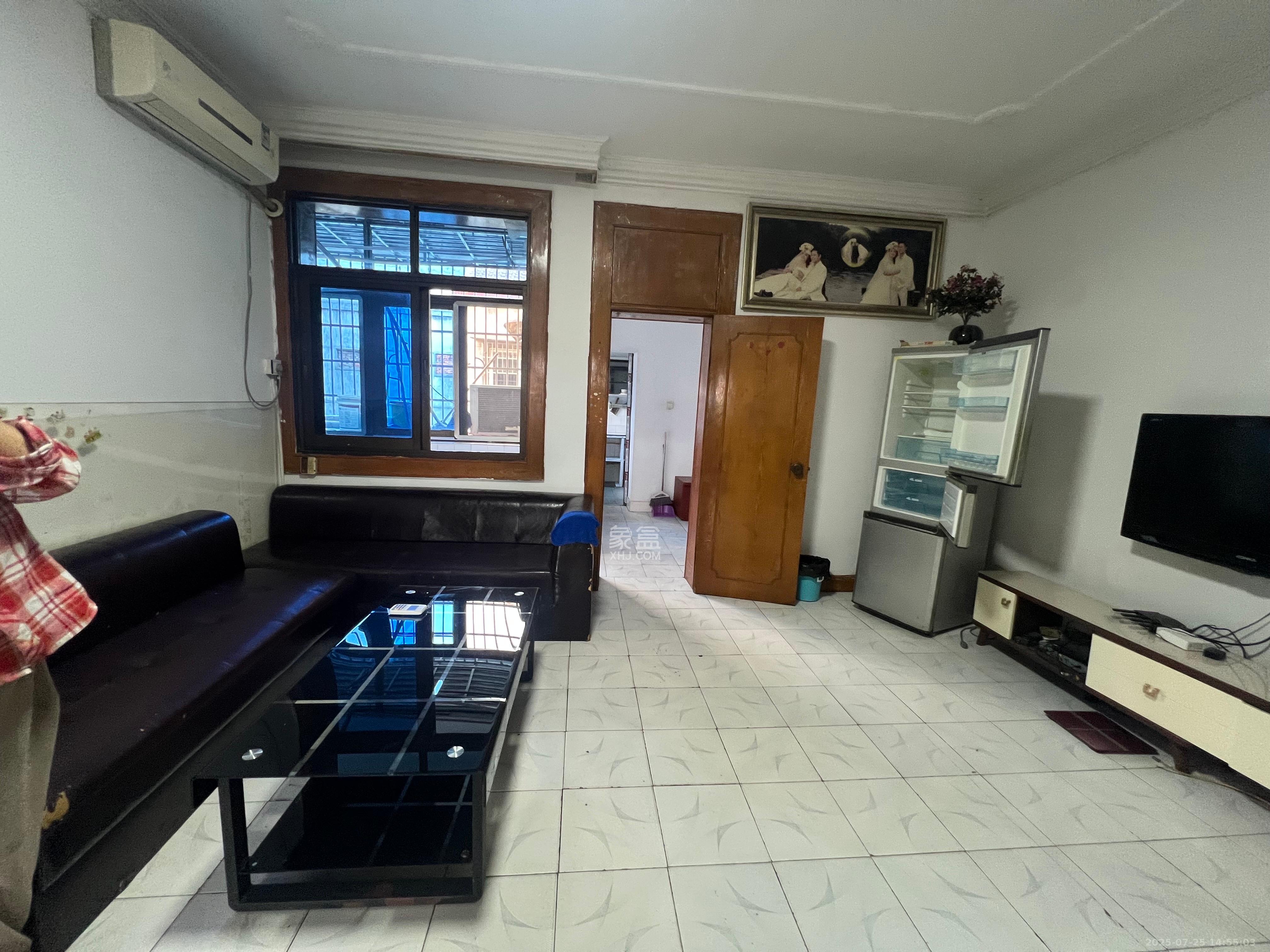 市直属机关宿舍 3室1厅1卫 1500.0元/月 市直属机关宿舍 3室1厅1卫 1500.0元/月室内图