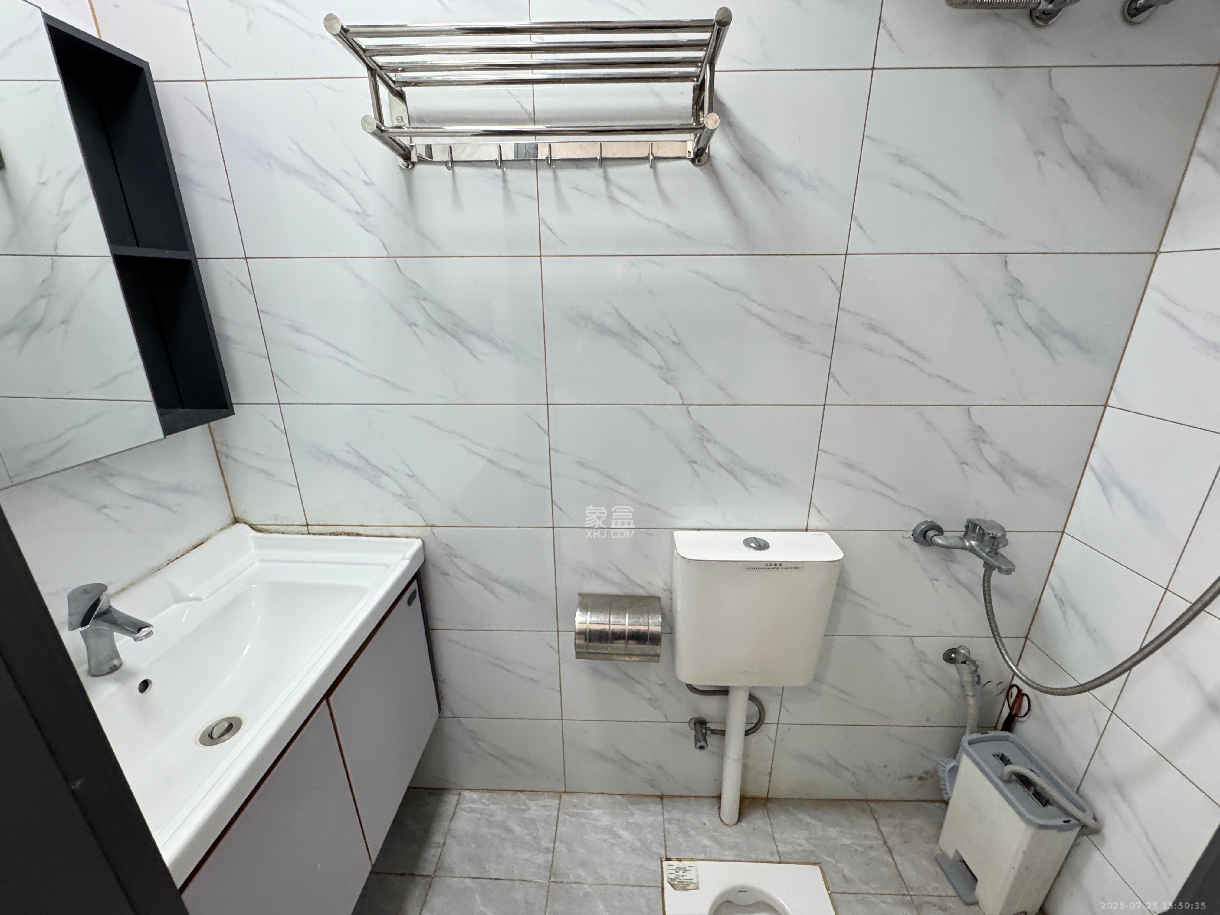 保利天禧EF区  1室1厅1卫    1600.0元/月 保利天禧EF区  1室1厅1卫    1600.0元/月室内图