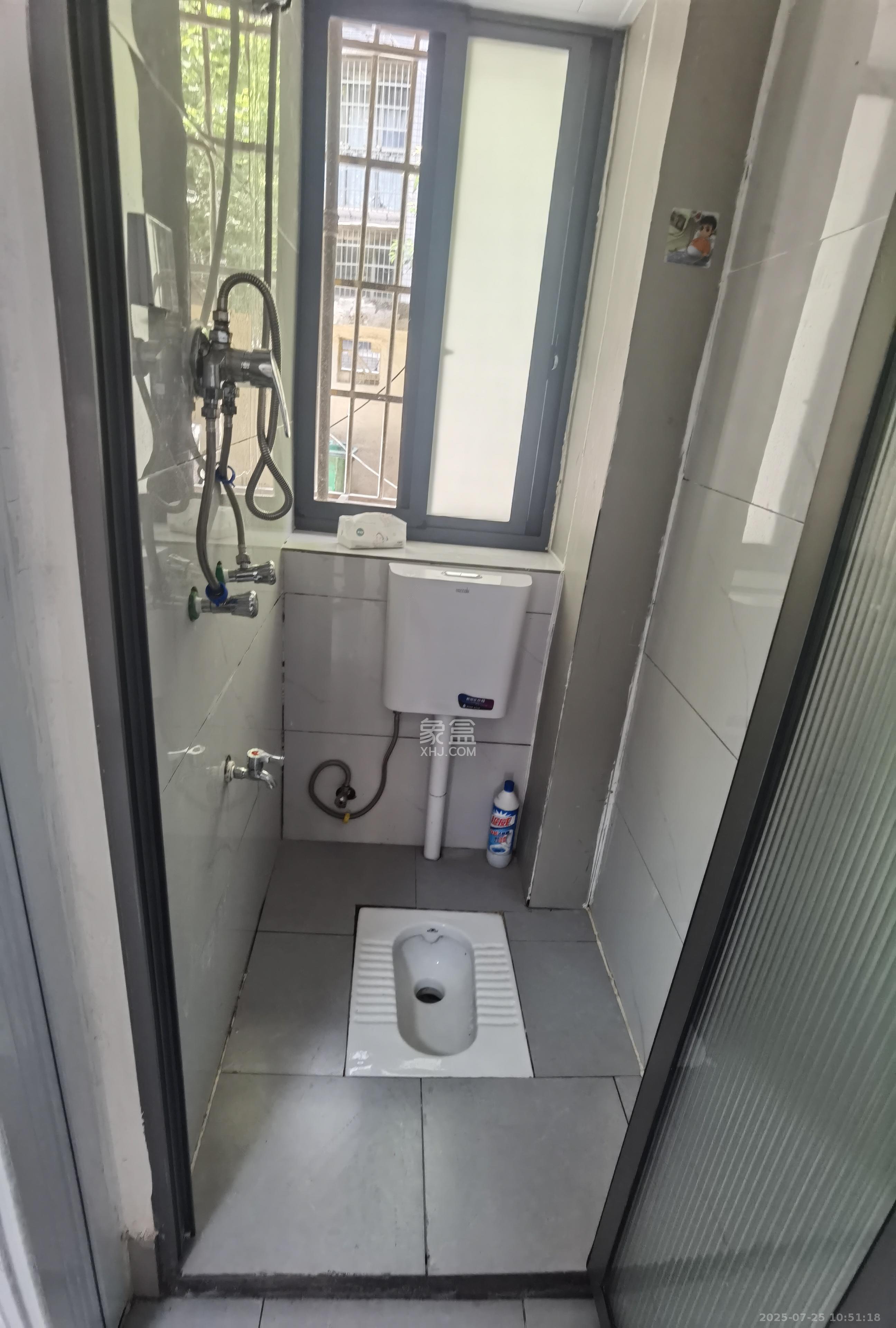 砂子塘社区  1室1厅1卫    1600.0元/月 砂子塘社区  1室1厅1卫    1600.0元/月室内图