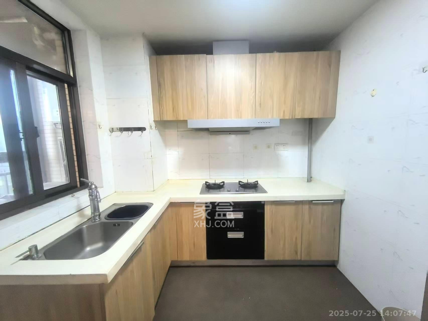 江山帝景哈佛  3室2厅1卫    2000.0元/月 江山帝景哈佛  3室2厅1卫    2000.0元/月室内图