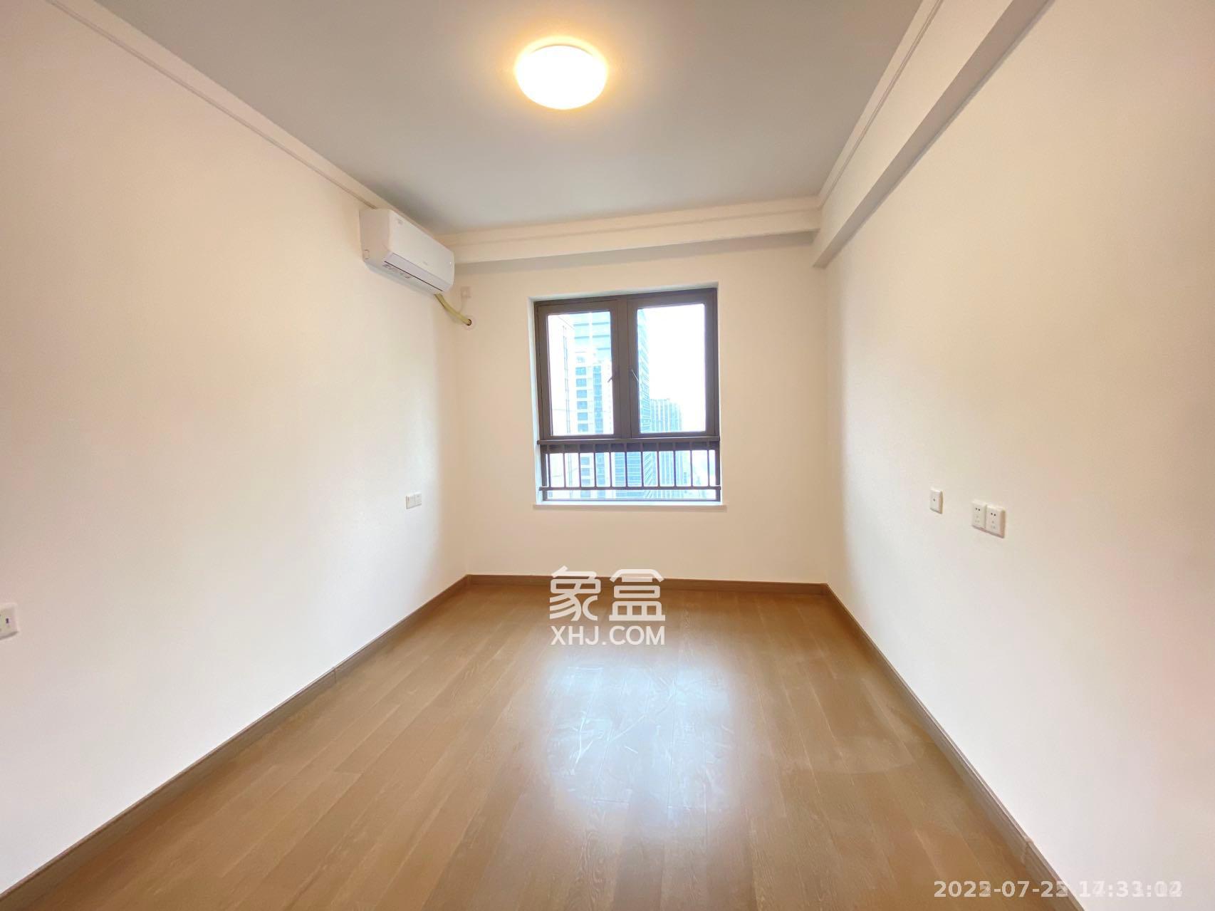 龙湖铂金中心(龙湖春江郦城)  4室2厅2卫    5500.0元/月 龙湖铂金中心(龙湖春江郦城)  4室2厅2卫    5500.0元/月室内图