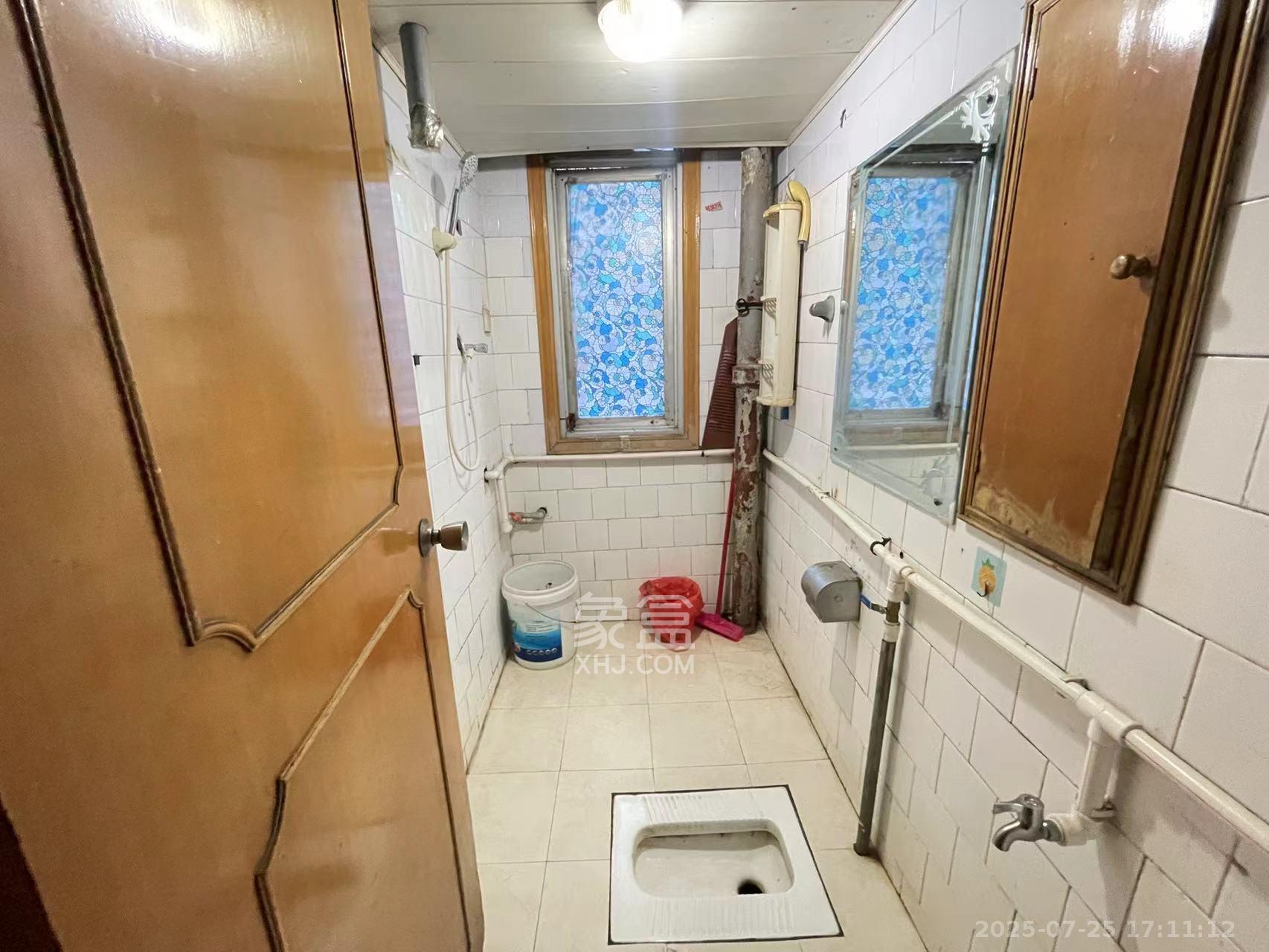 化油器厂宿舍  2室1厅1卫    1800.0元/月室内图