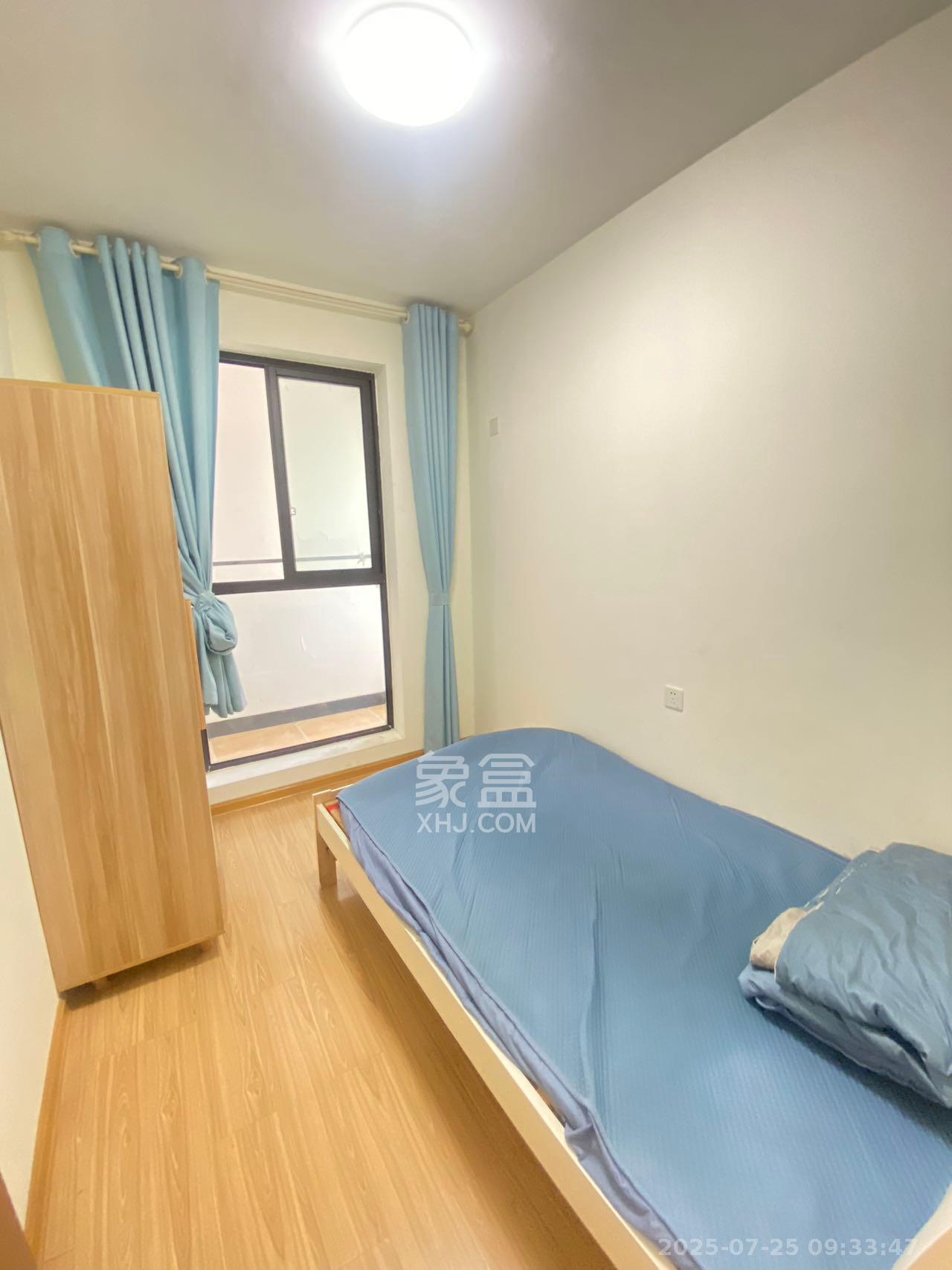 卓越蔚蓝城邦  3室2厅1卫   1900.00元/月室内图