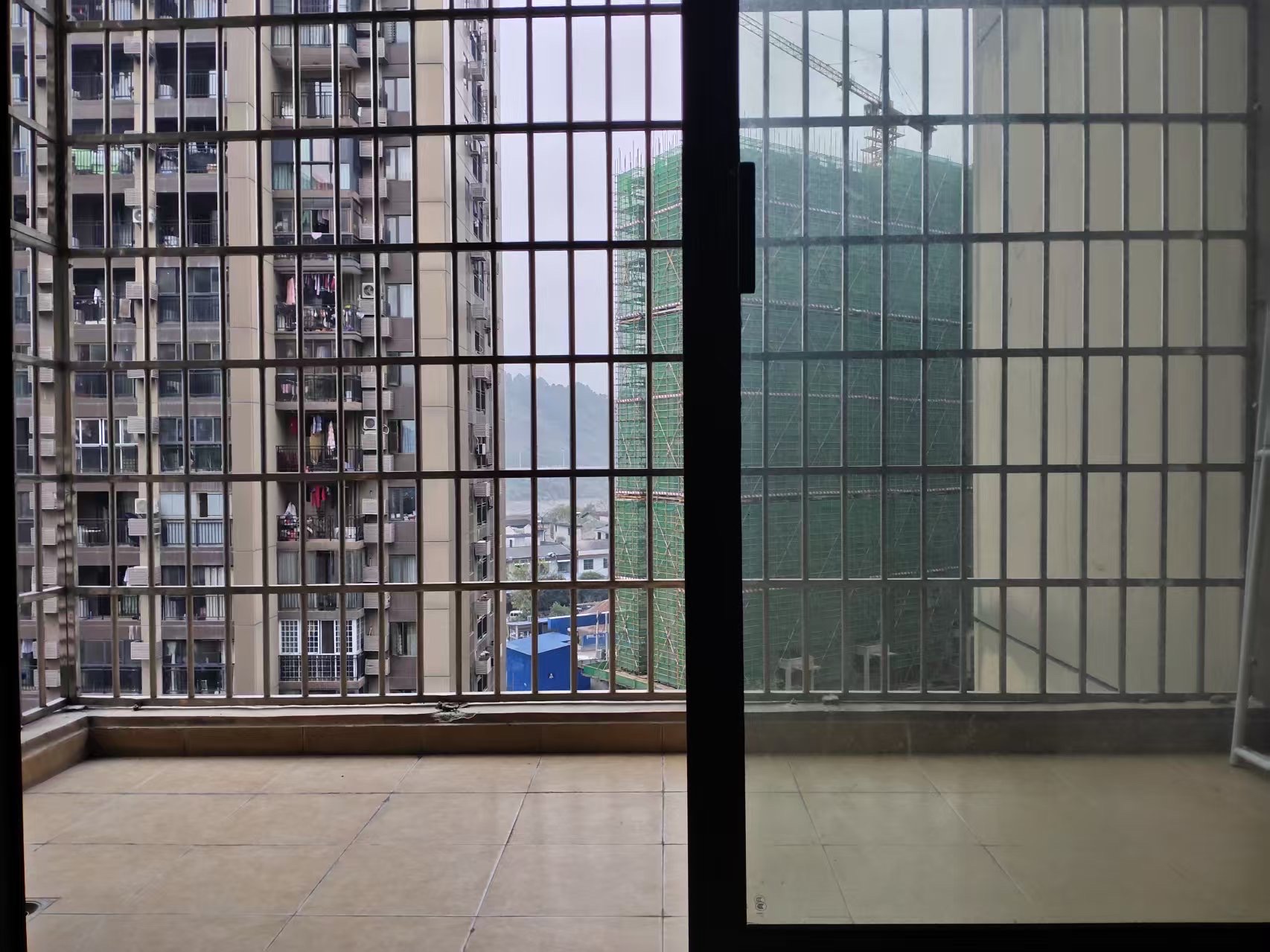 蓝色港湾  2室1厅1卫    1300.0元/月 蓝色港湾  2室1厅1卫    1300.0元/月室内图