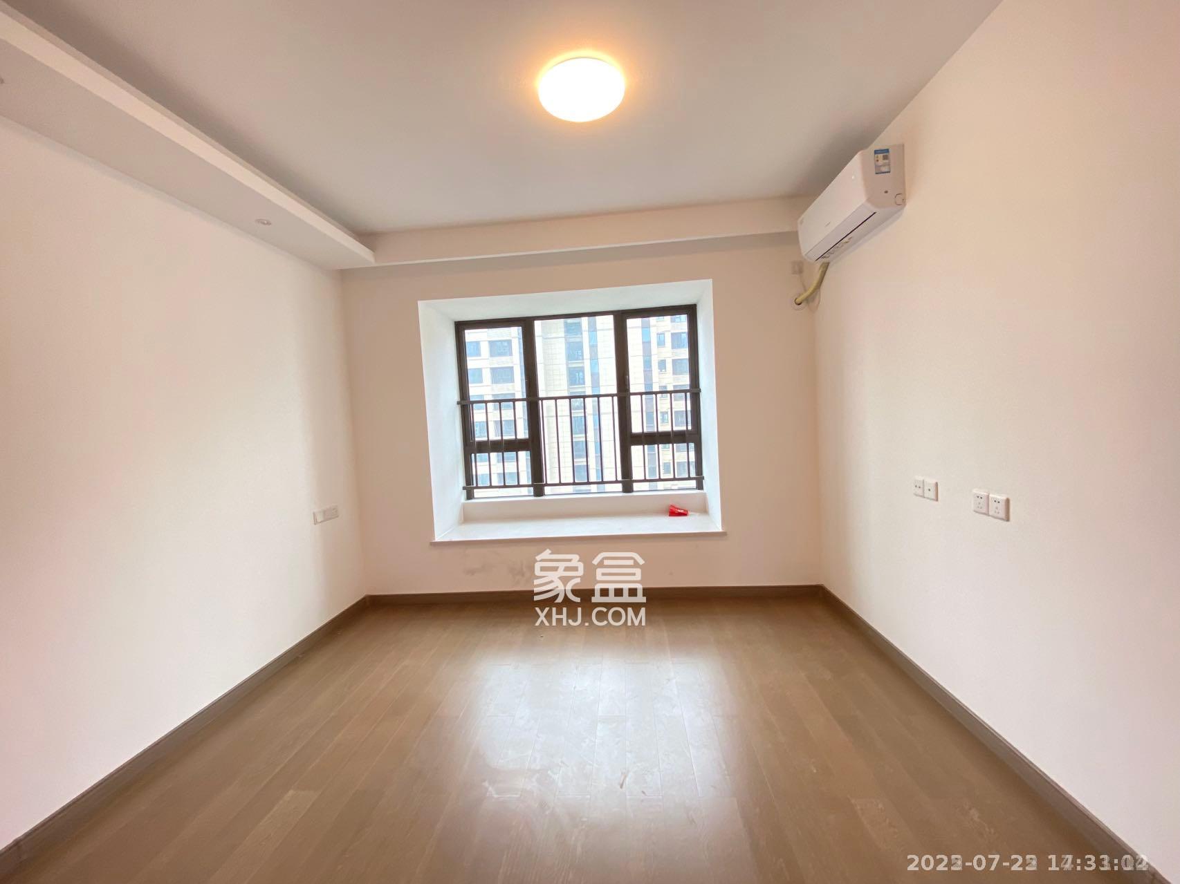 龙湖铂金中心(龙湖春江郦城)  4室2厅2卫    5500.0元/月 龙湖铂金中心(龙湖春江郦城)  4室2厅2卫    5500.0元/月室内图