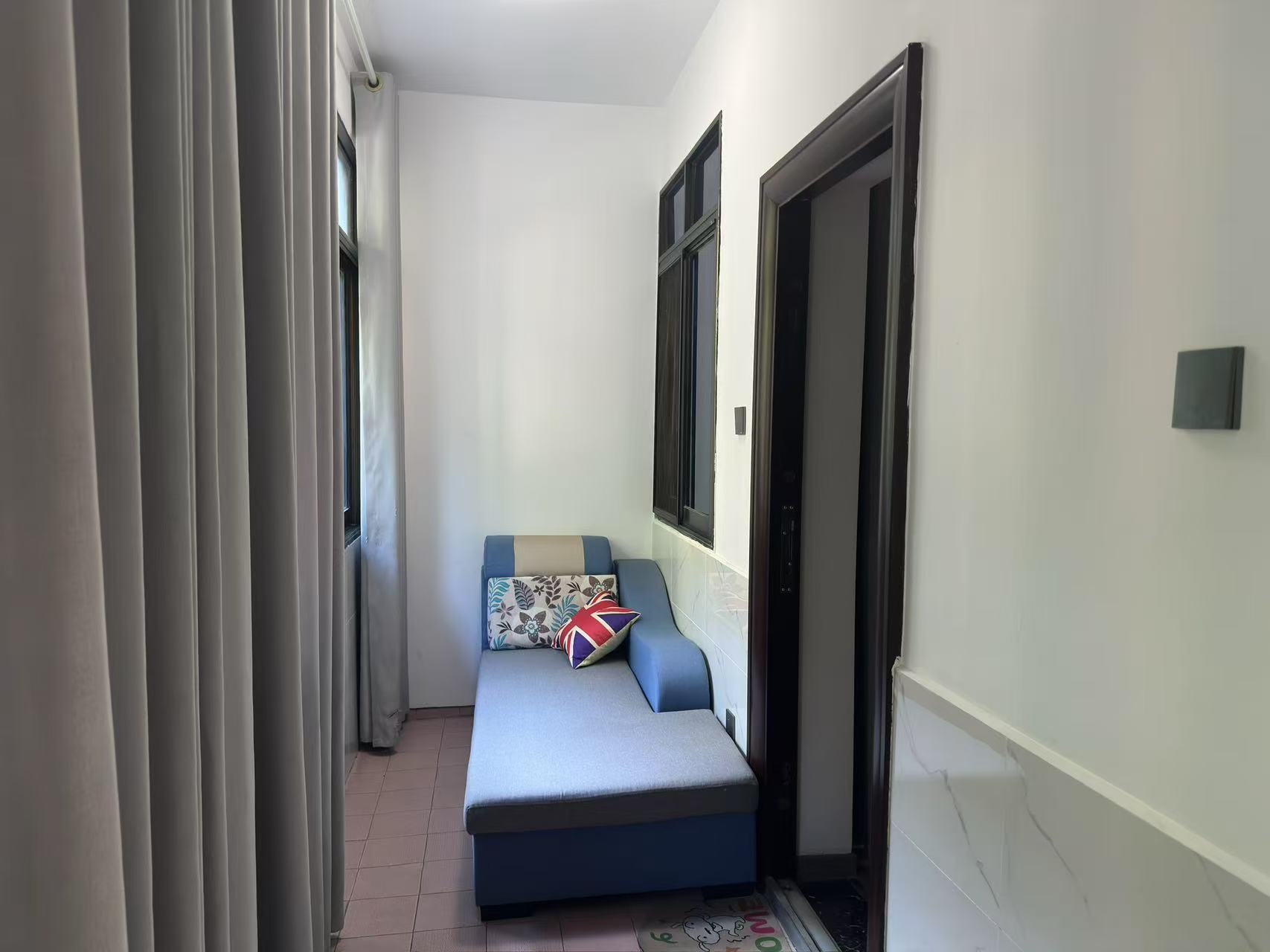 电信花苑(电信线路局家属区) 1室0厅0卫 1000.0元/月 电信花苑(电信线路局家属区) 1室0厅0卫 1000.0元/月室内图