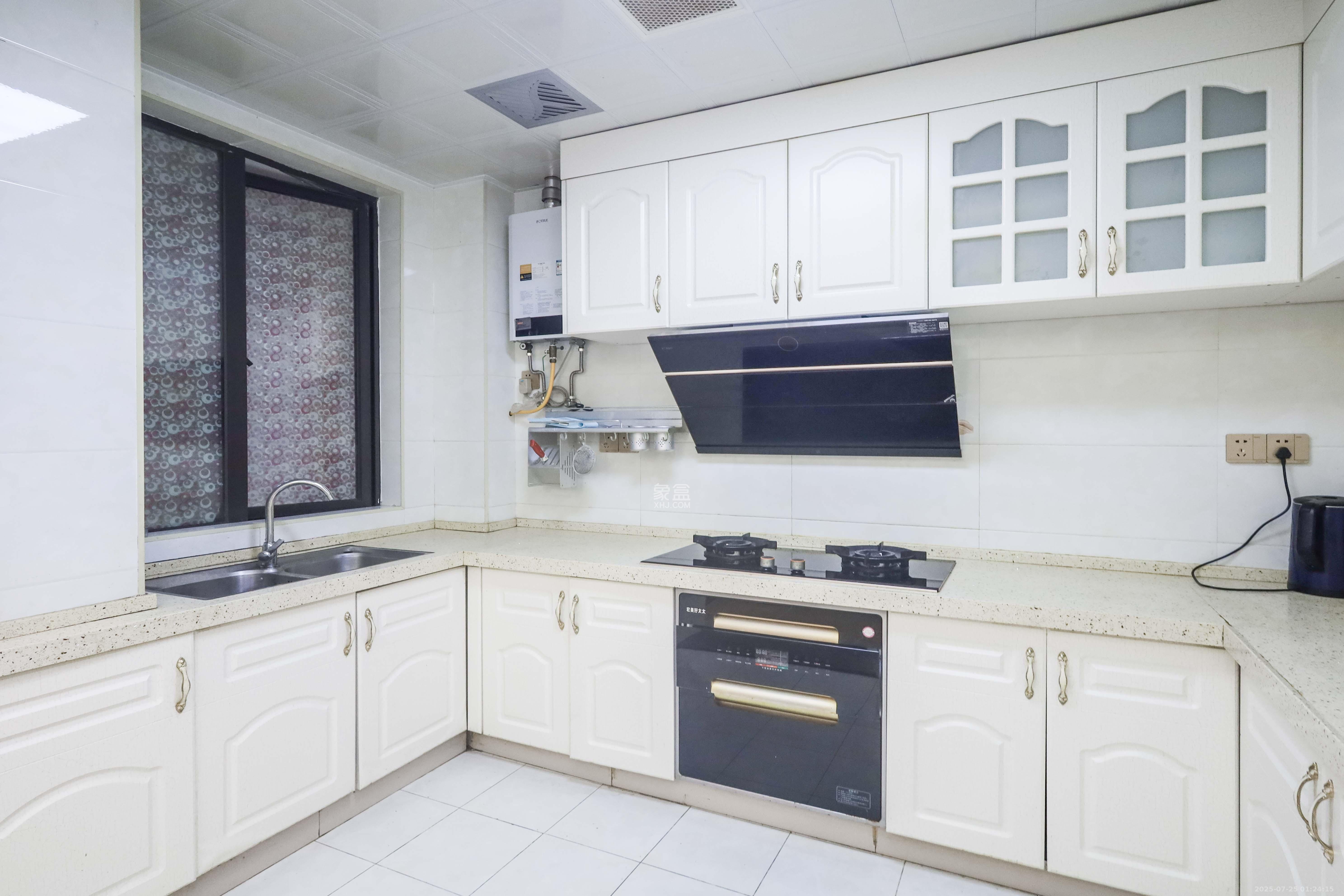 和泓梅溪四季  5室2厅2卫    3900.0元/月室内图