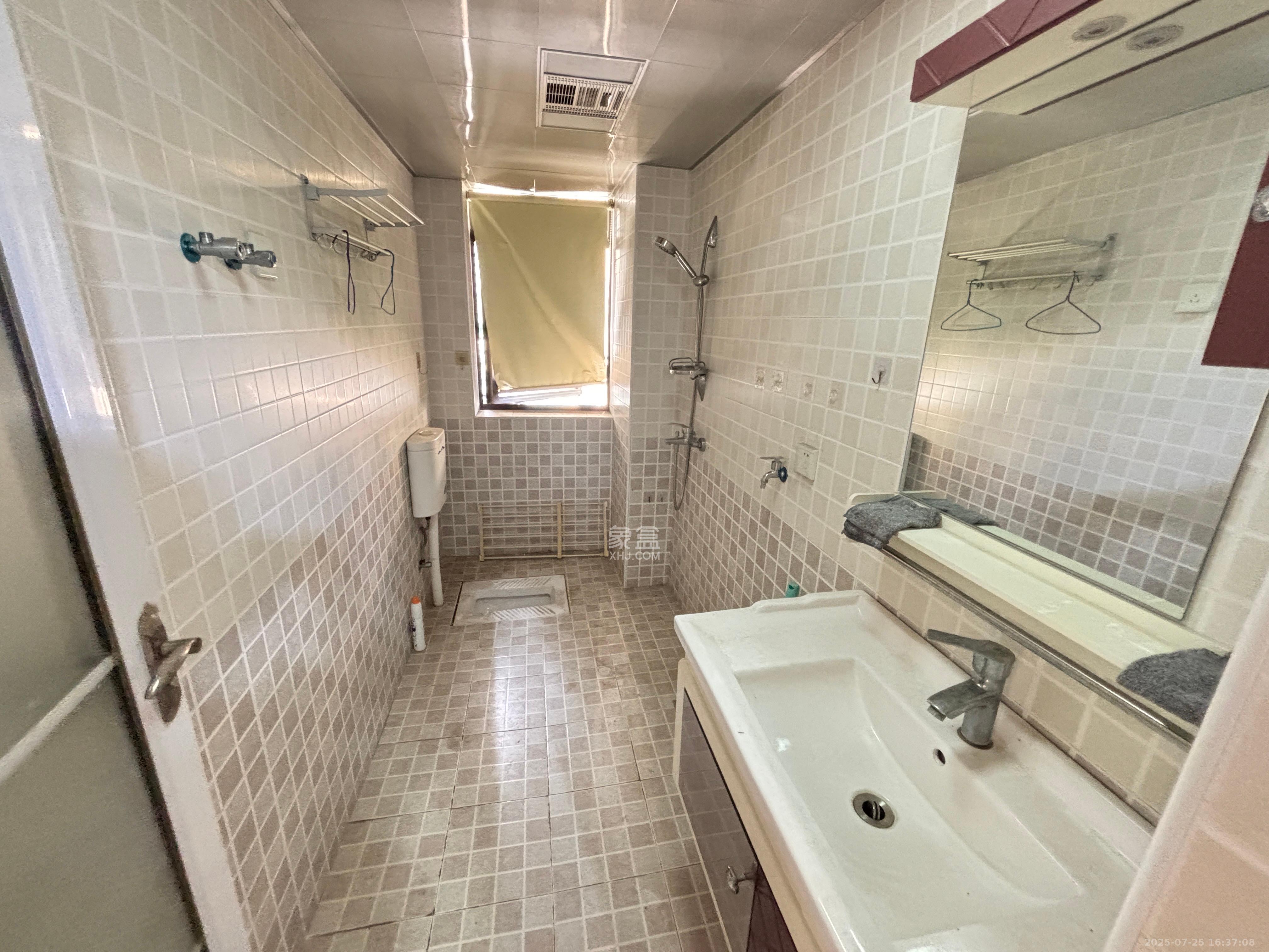 钱隆樽品(一、二、三期) 1室1厅1卫 2000.0元/月 钱隆樽品(一、二、三期) 1室1厅1卫 2000.0元/月室内图