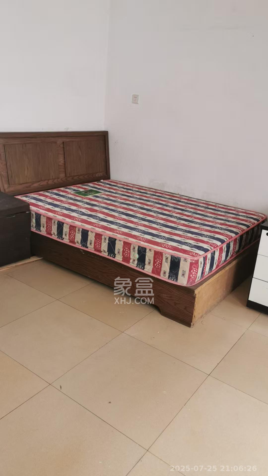 天韵家园 3室2厅1卫 1600.0元/月 天韵家园 3室2厅1卫 1600.0元/月室内图