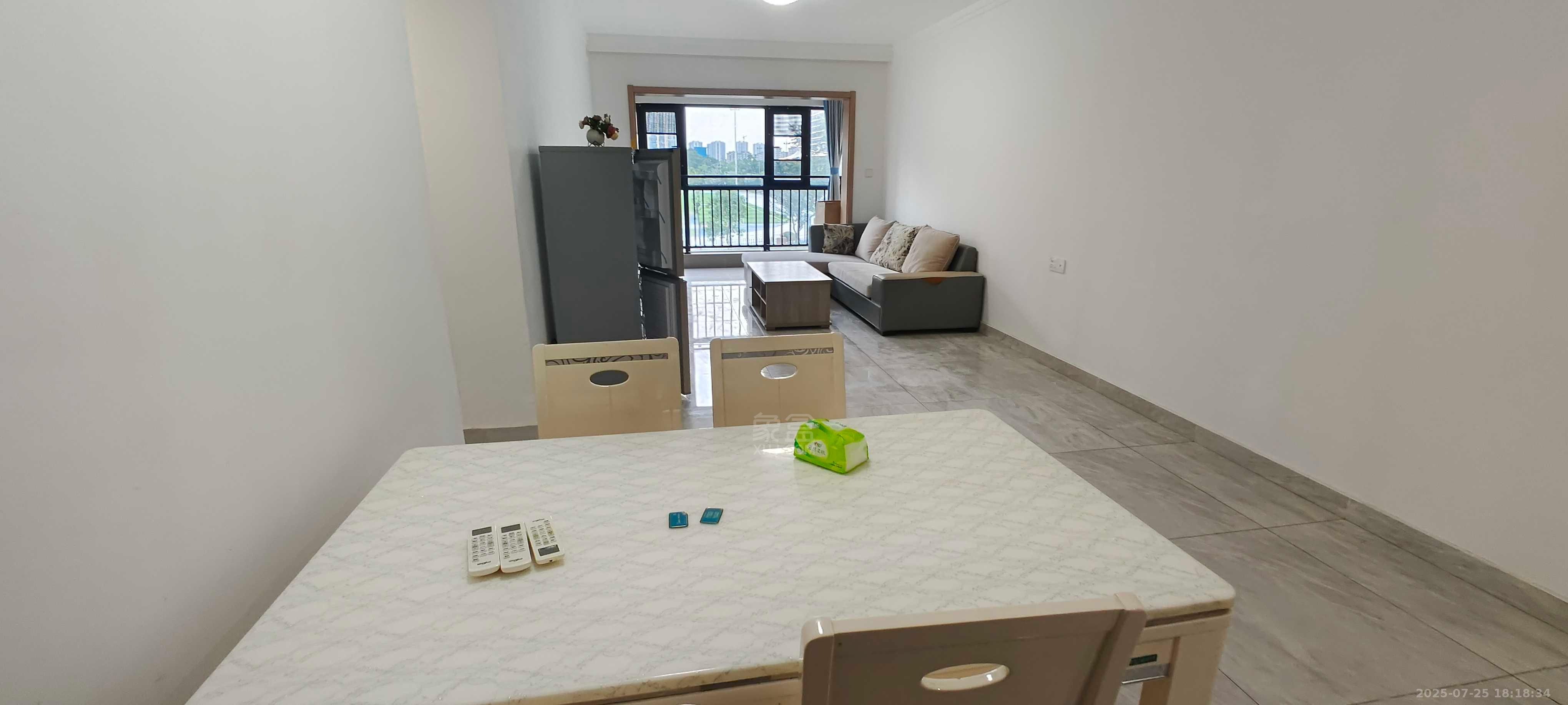 美的翰城  3室2厅2卫    1800.0元/月 美的翰城  3室2厅2卫    1800.0元/月室内图