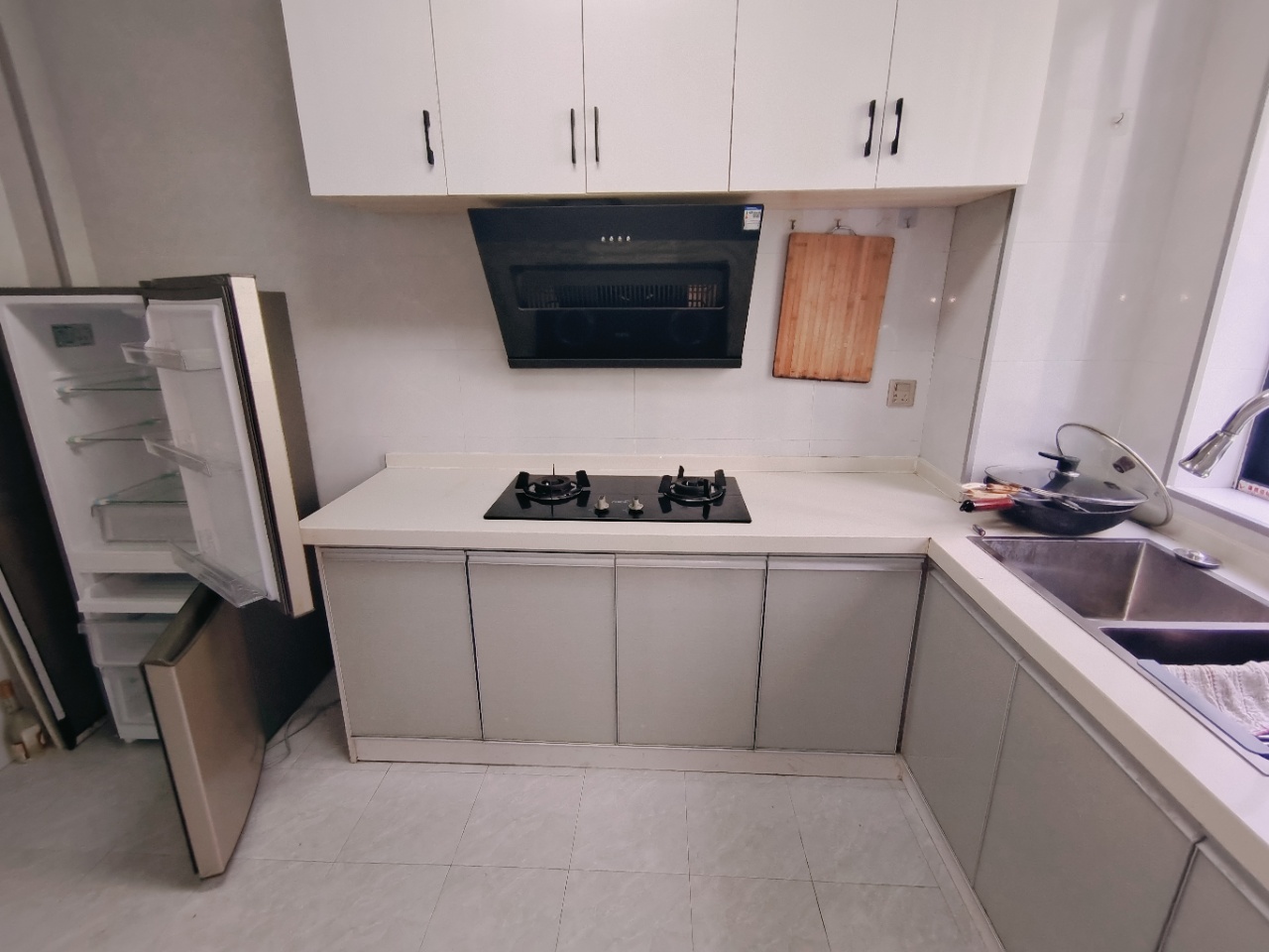 世纪嘉苑 3室2厅1卫 2100.0元/月 世纪嘉苑 3室2厅1卫 2100.0元/月室内图