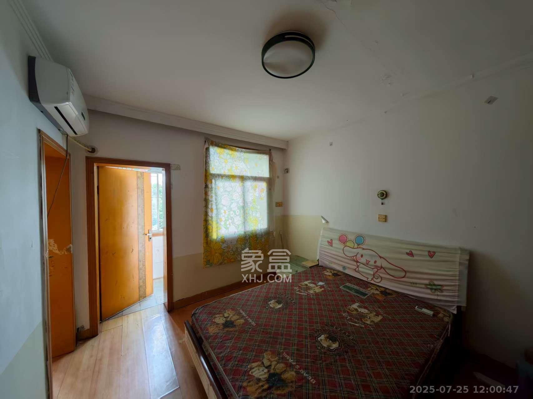 红旗区三片  2室1厅1卫    1500.0元/月室内图