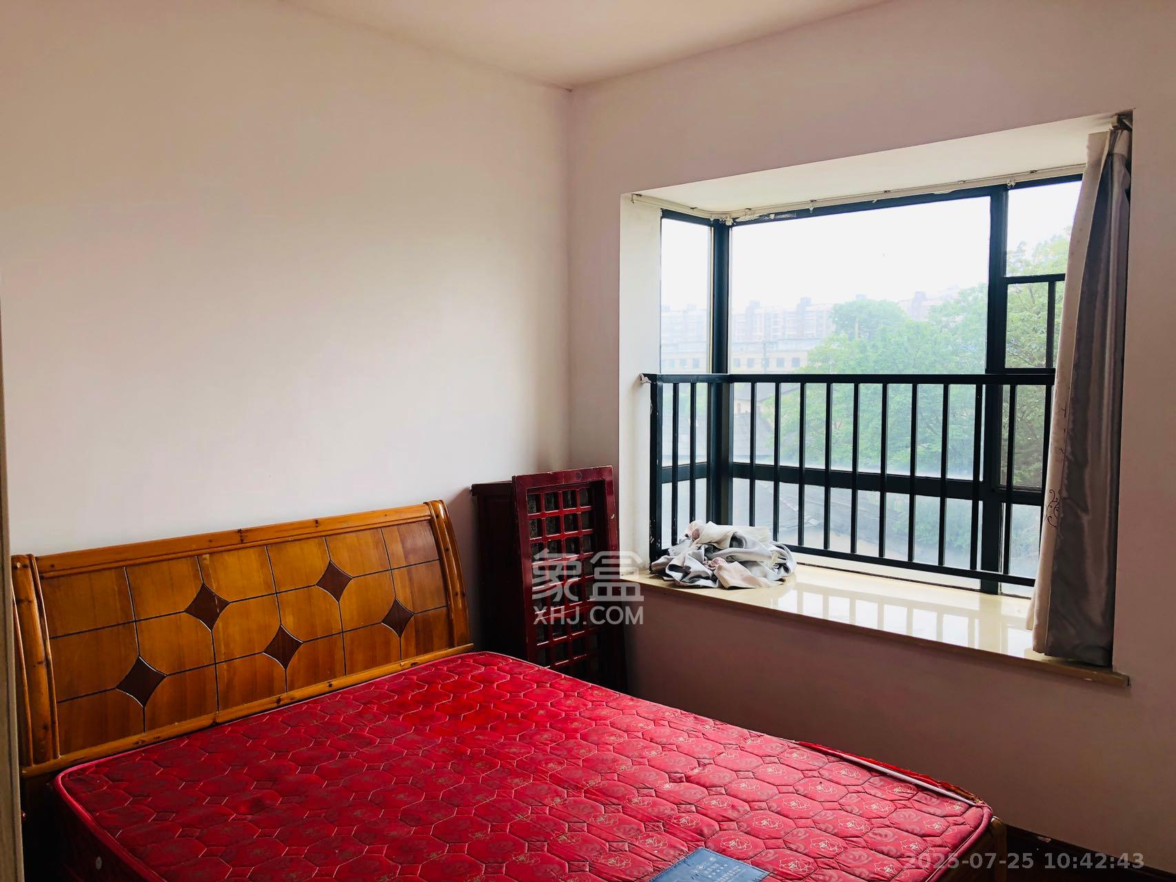 中建芙蓉嘉苑  3室2厅2卫    2000.0元/月室内图