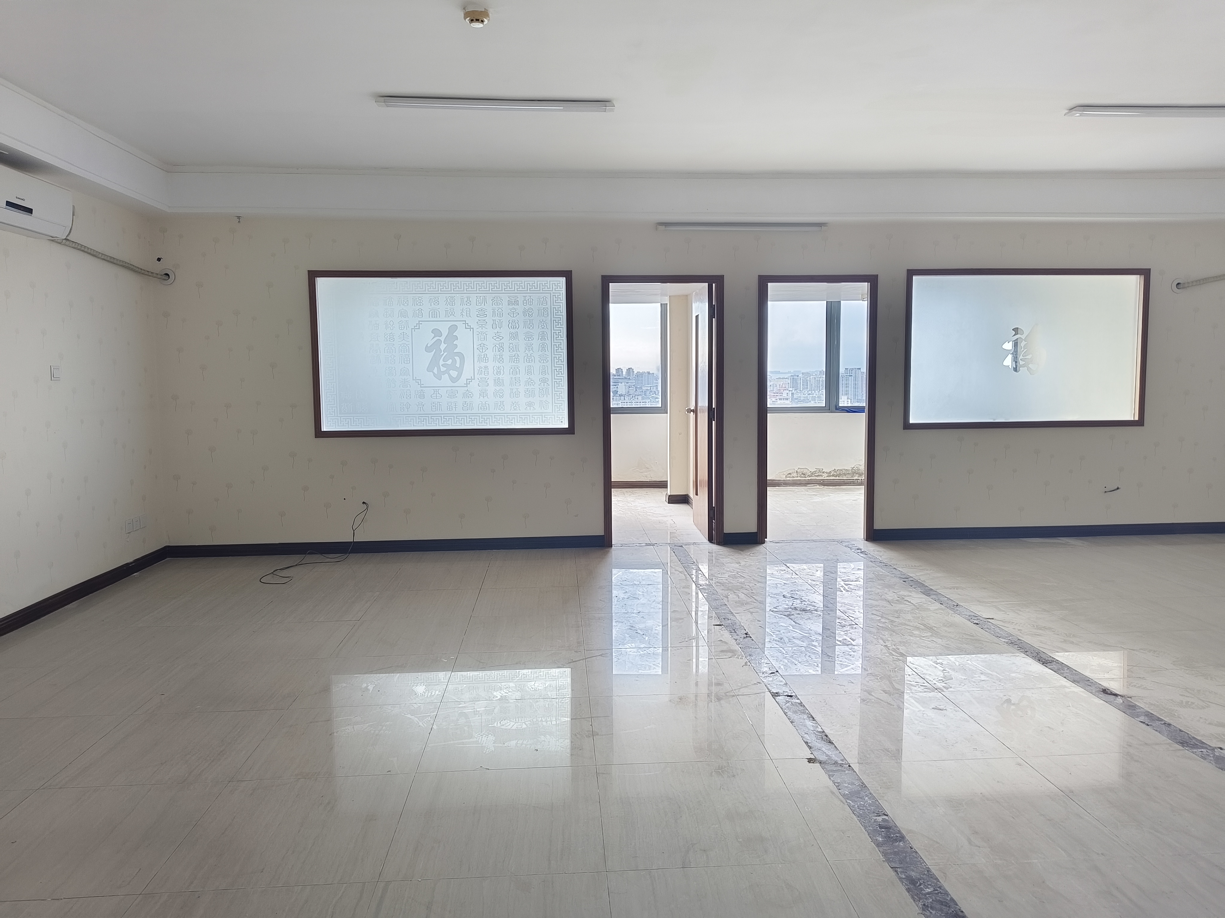 望海国际广场 1室1厅1卫 5000.0元/月 望海国际广场 1室1厅1卫 5000.0元/月室内图