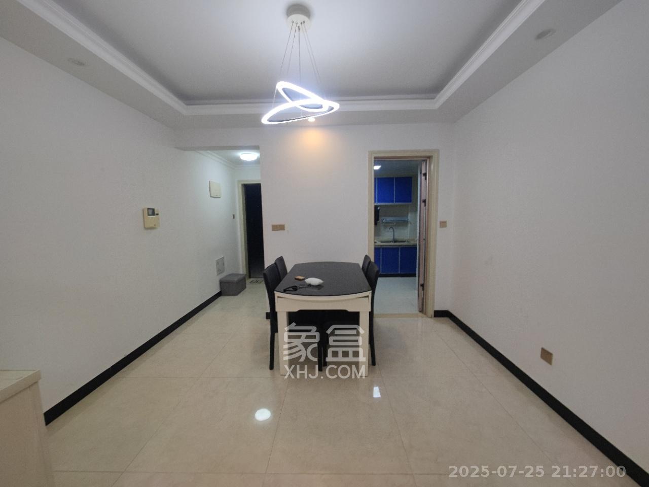 华润凤凰城三期  3室2厅1卫    2300.0元/月室内图