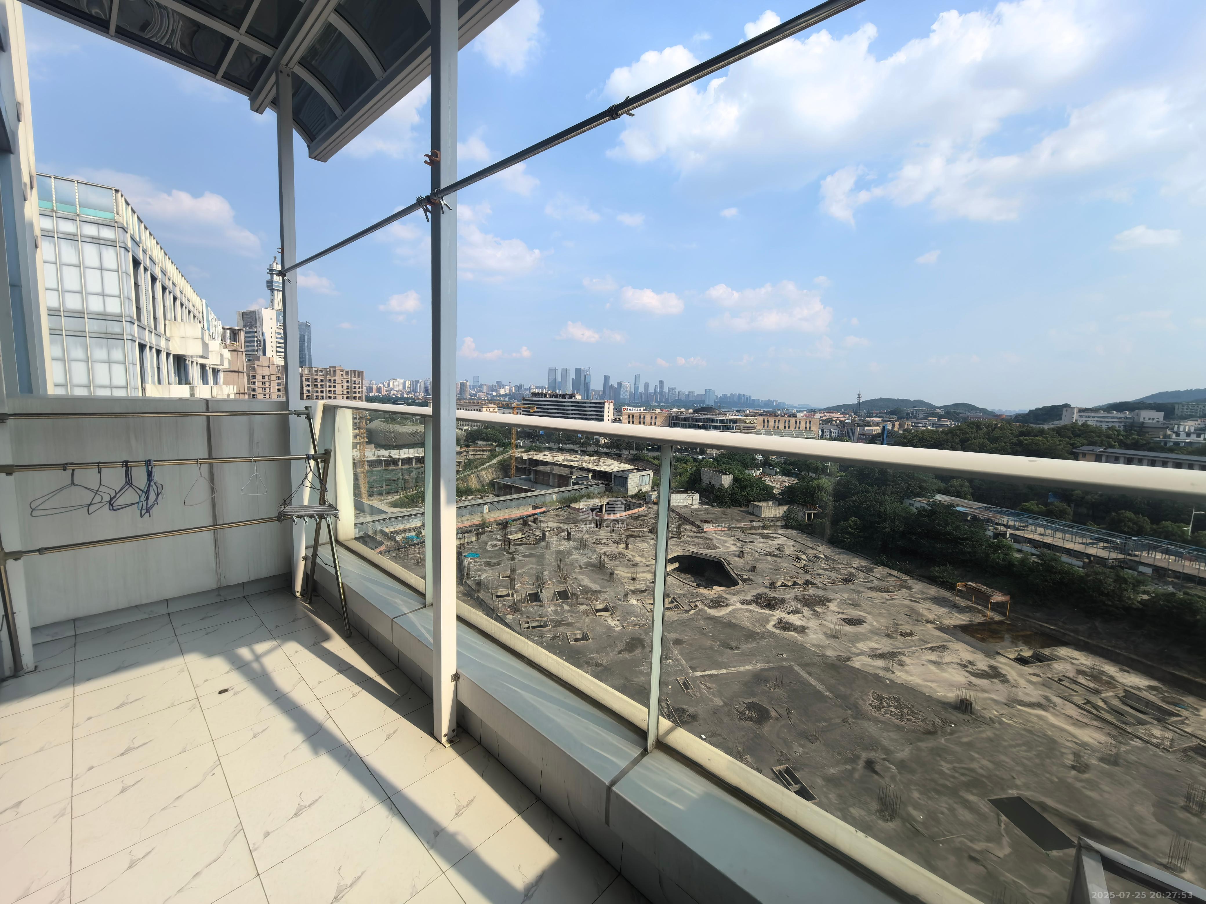 樾山公馆湖湘中心  2室1厅2卫   3200.00元/月室内图