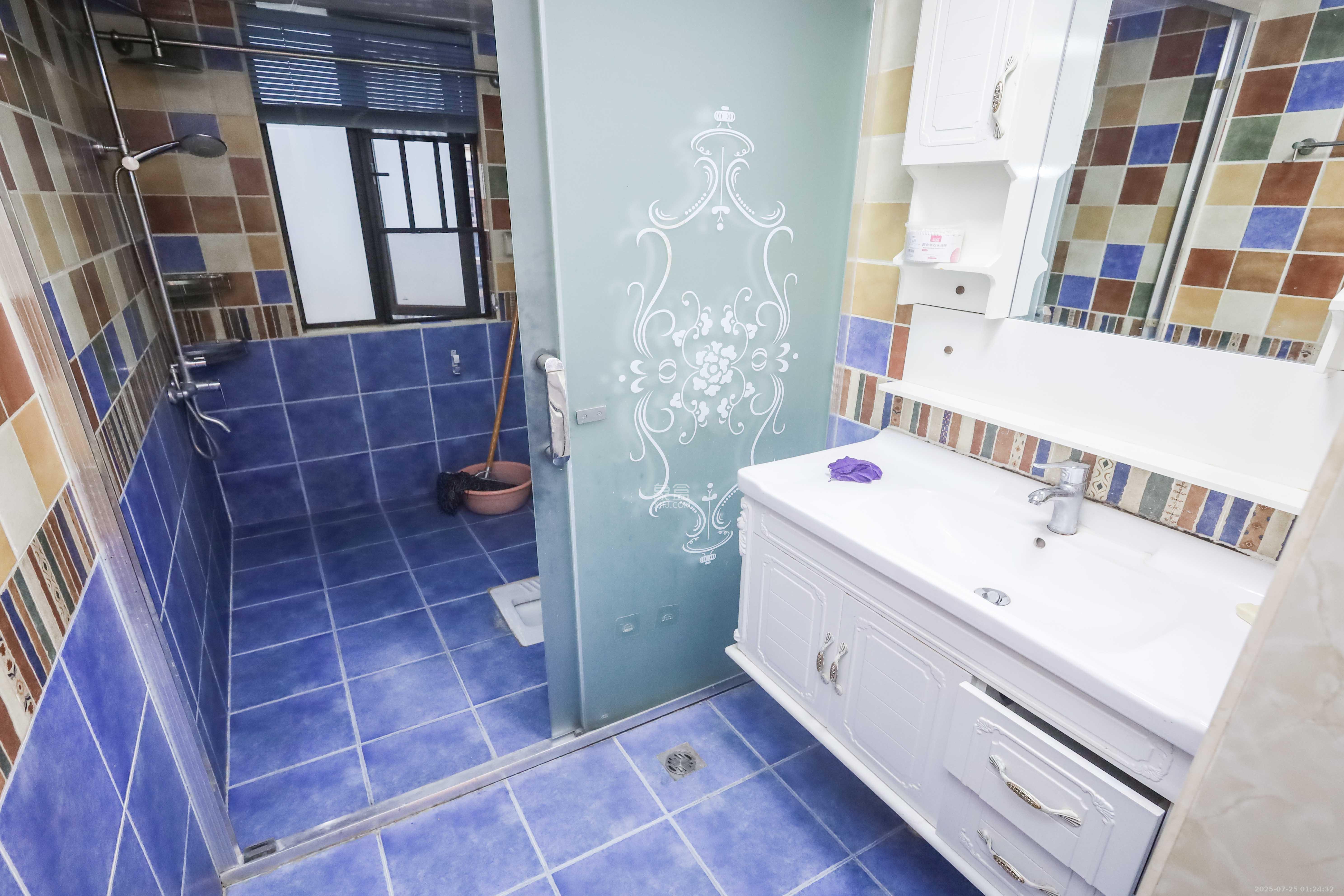 和泓梅溪四季 5室2厅2卫 3900.0元/月 和泓梅溪四季 5室2厅2卫 3900.0元/月室内图