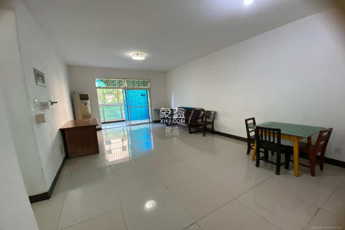 麓谷加州阳光  2室1厅1卫    2200.0元/月 麓谷加州阳光  2室1厅1卫    2200.0元/月室内图