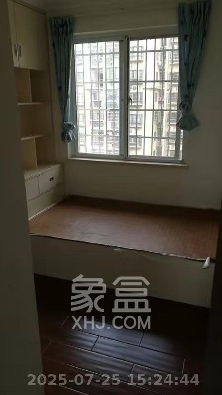 银太家园  3室2厅1卫   2400.00元/月室内图