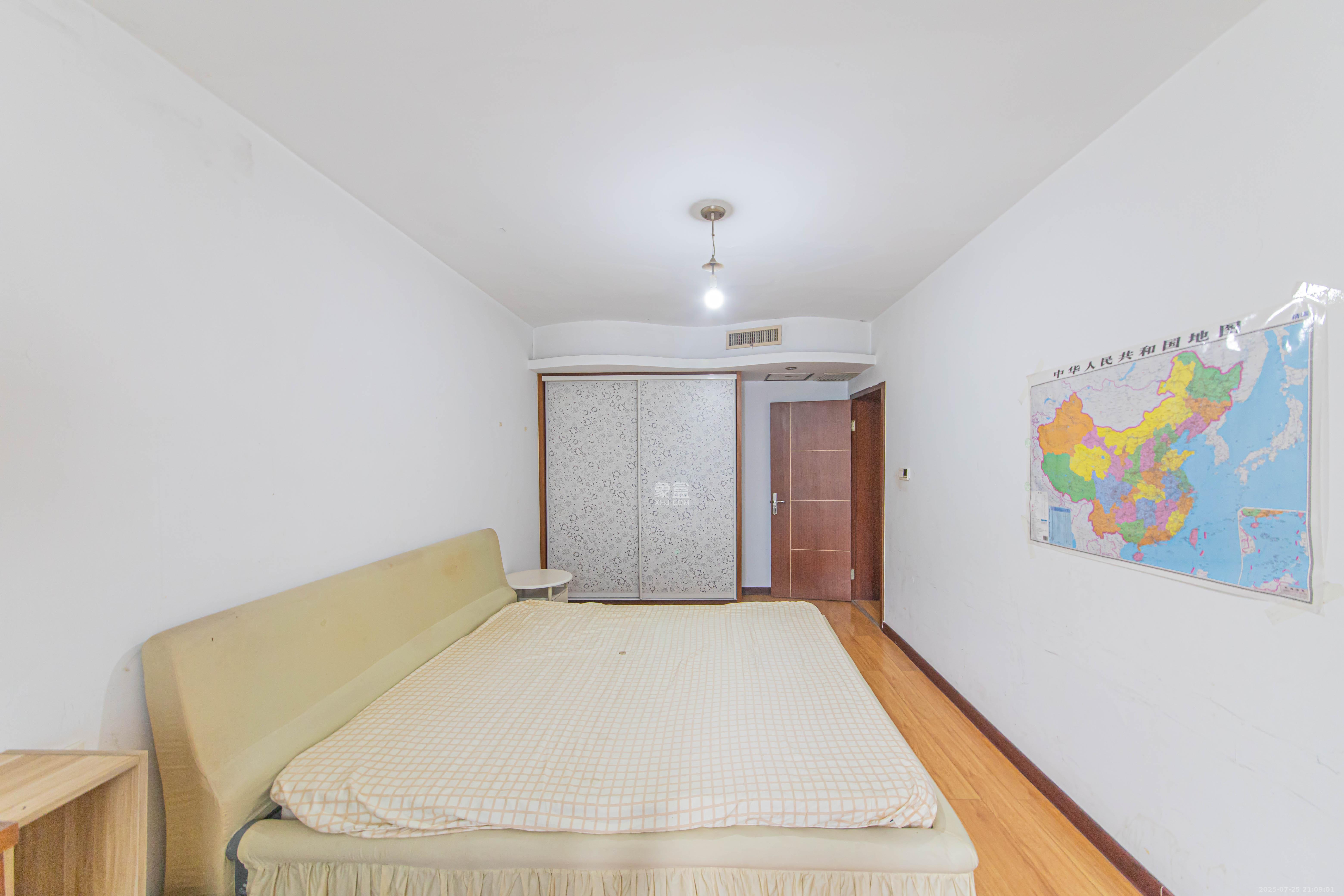 富景园 3室2厅2卫 96.0万 富景园 3室2厅2卫 96.0万卧室