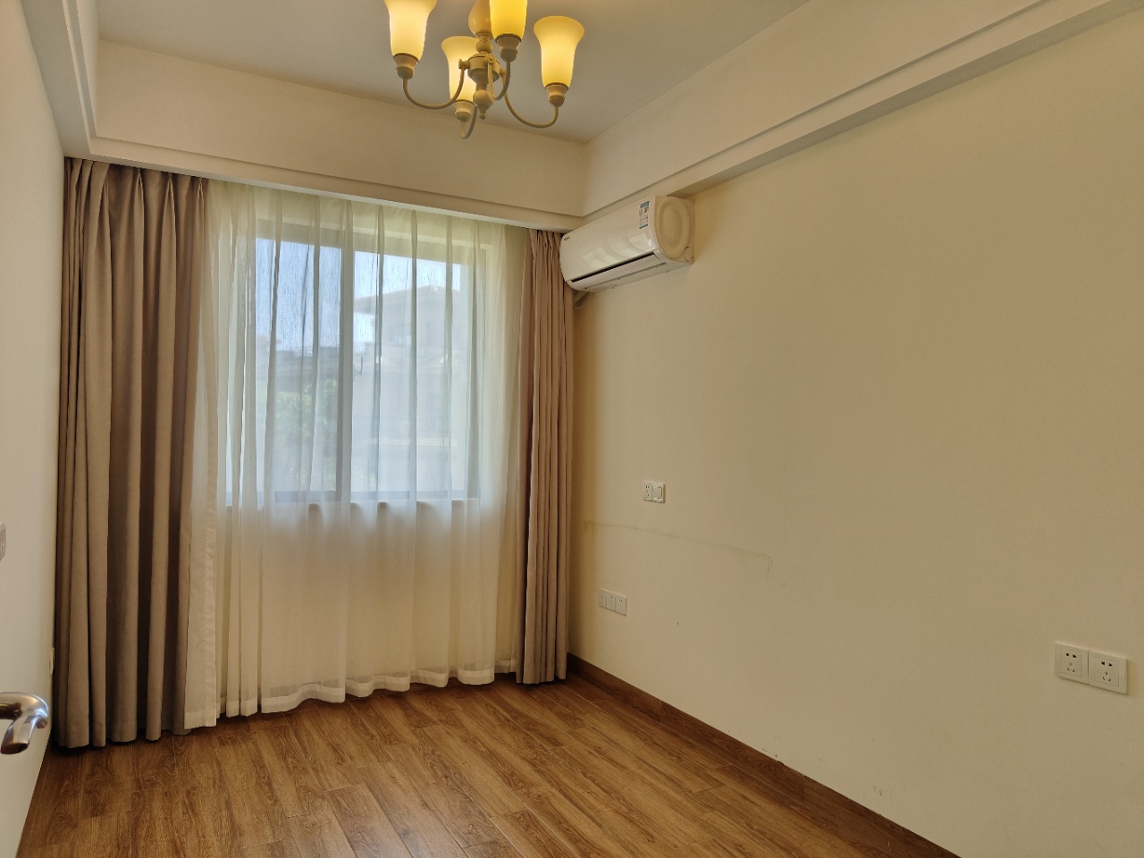 耀江西岸公馆 3室2厅1卫 3000.0元/月 耀江西岸公馆 3室2厅1卫 3000.0元/月室内图